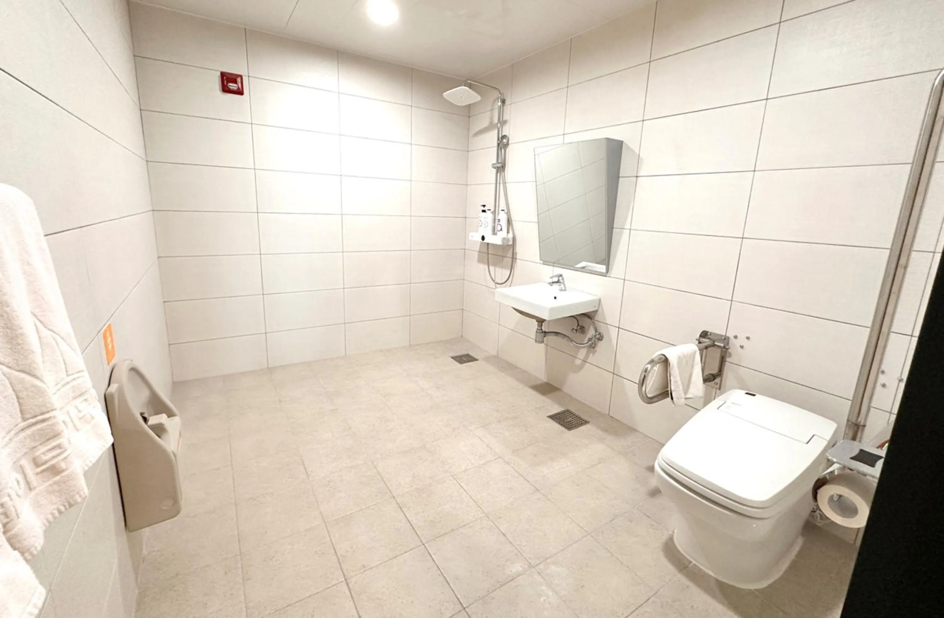 Bathroom in Restia Incheon Bay Hotel