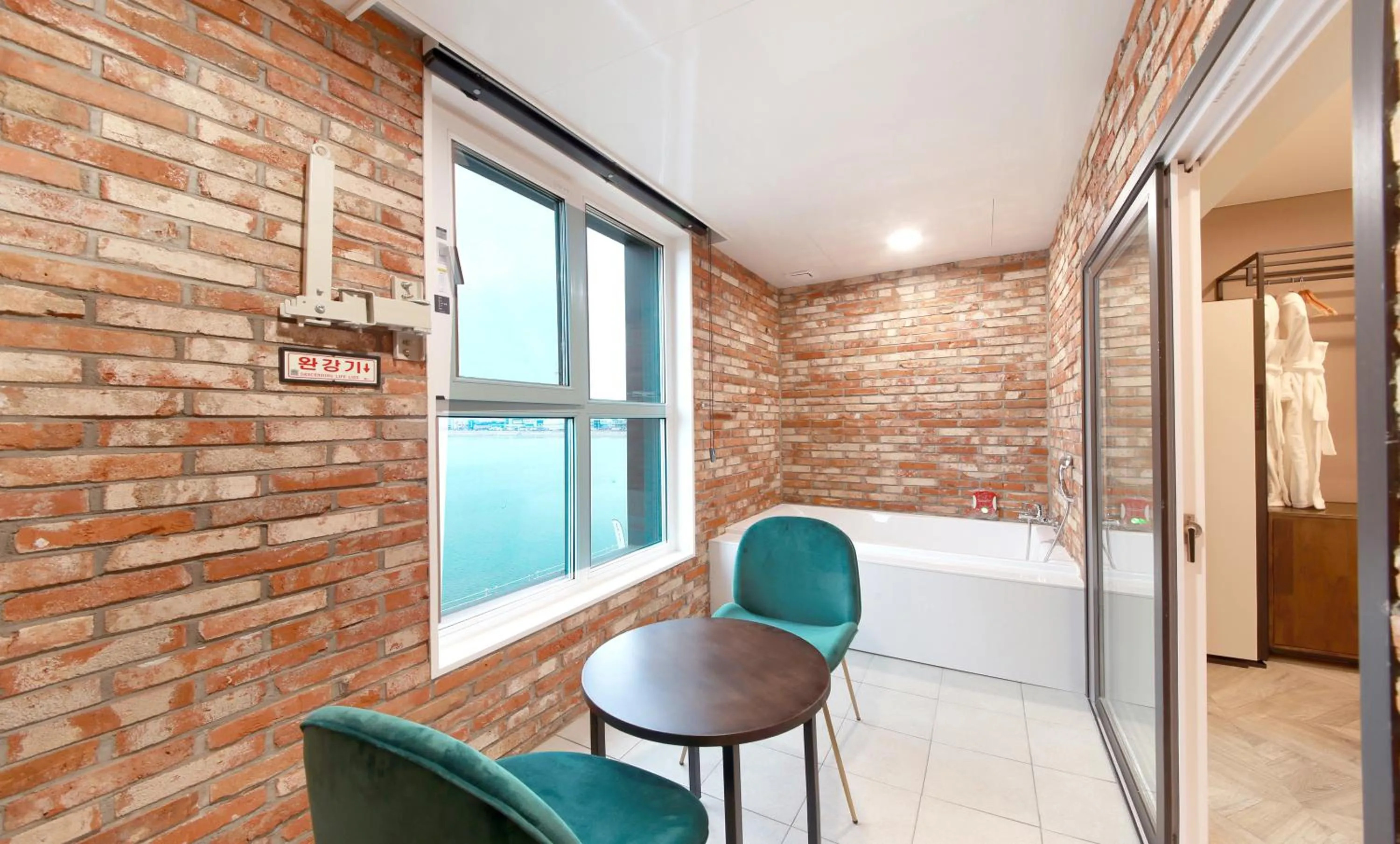 Area and facilities, Bed in Restia Incheon Bay Hotel