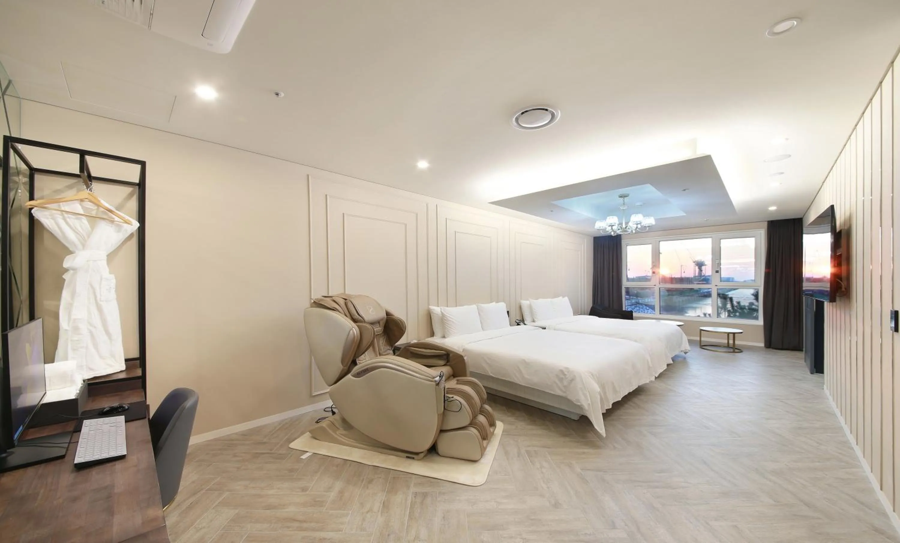 Bedroom, Bed in Restia Incheon Bay Hotel