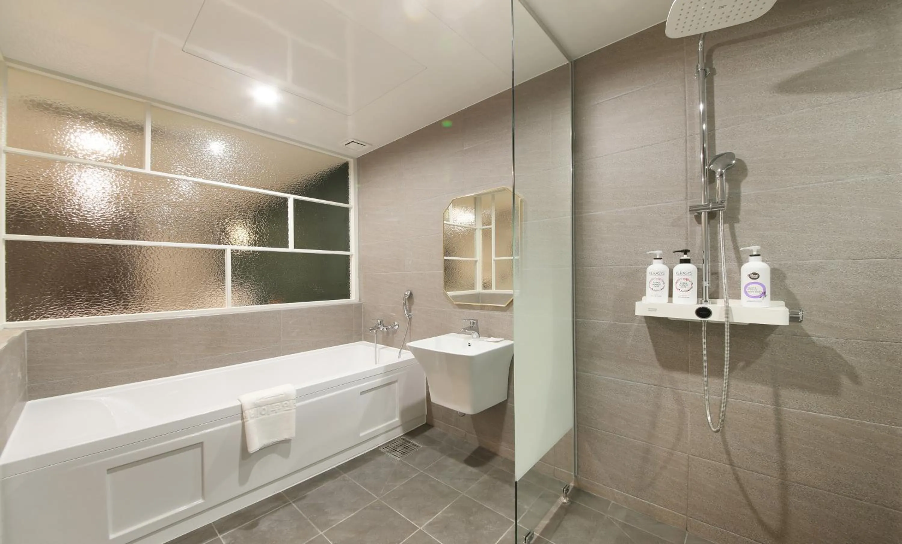 Bathroom in Restia Incheon Bay Hotel