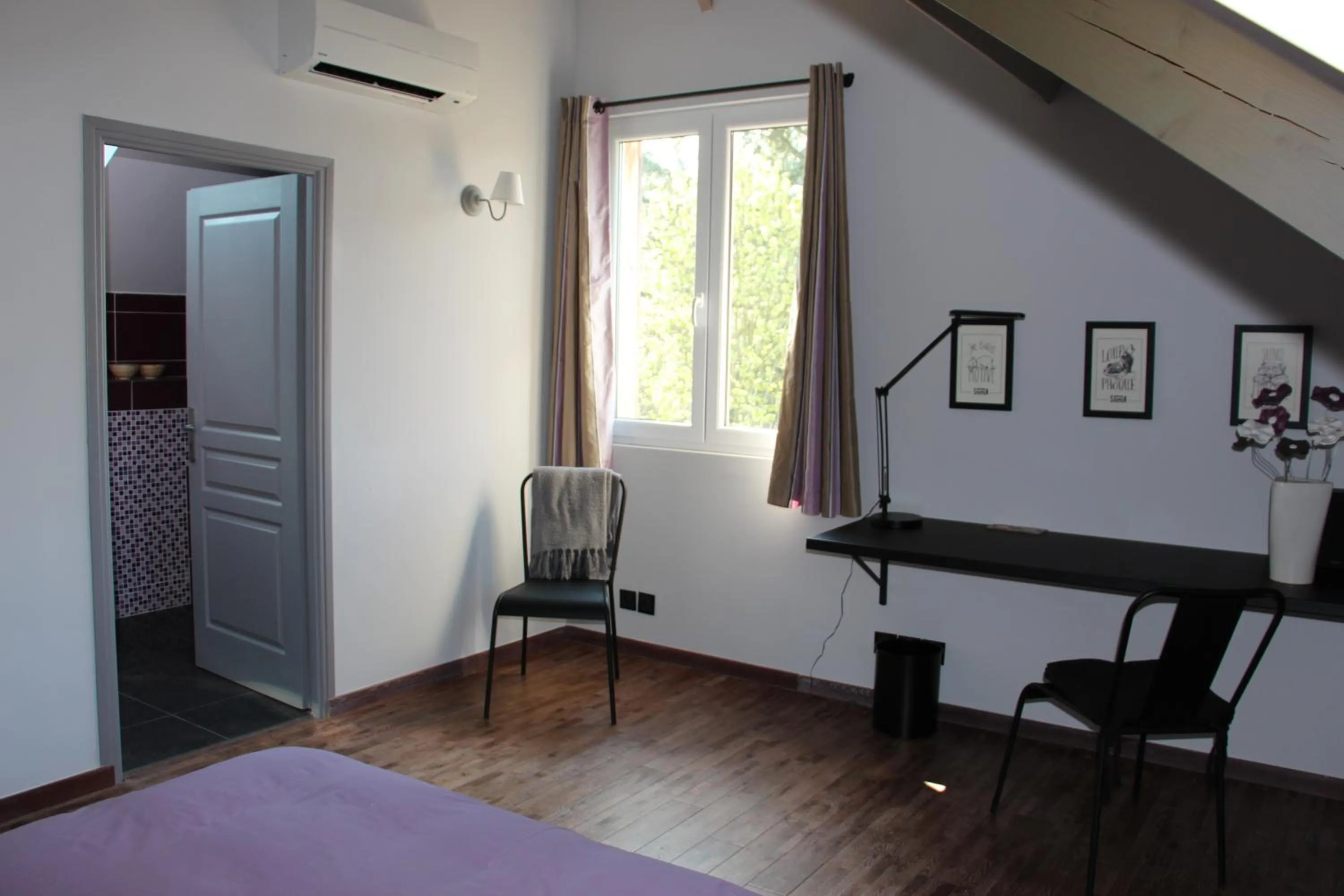 Bedroom in L'Alisier Chantant