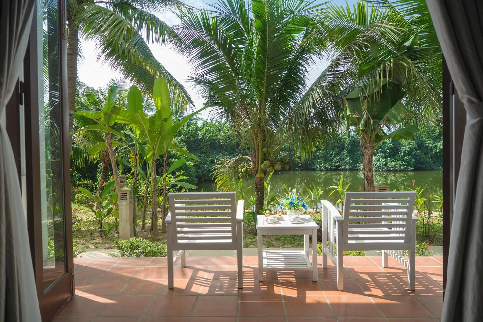 Lake view in Luna Villa