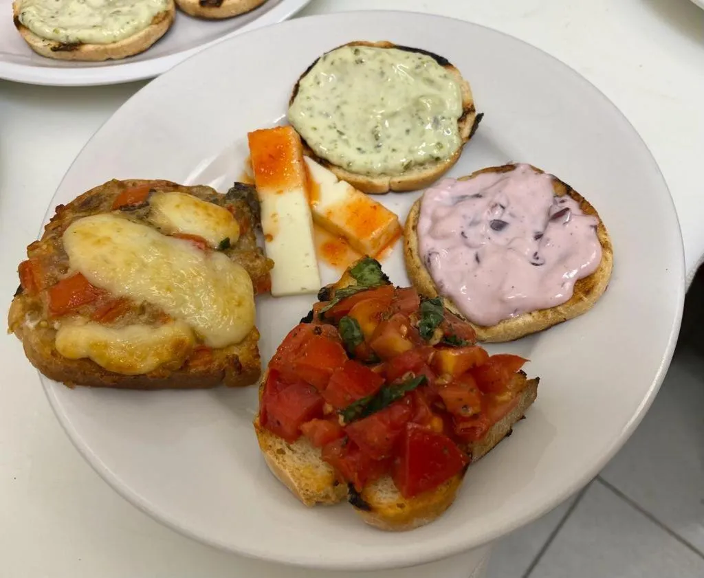 Restaurant/places to eat in Il Casale Del Cotone