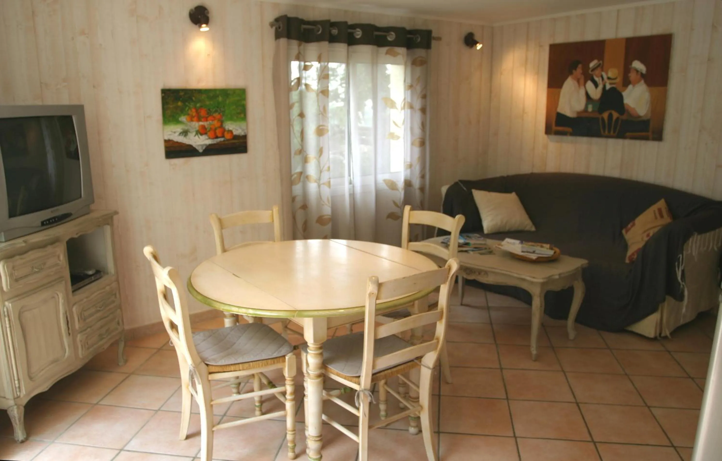 Decorative detail in Le Laou