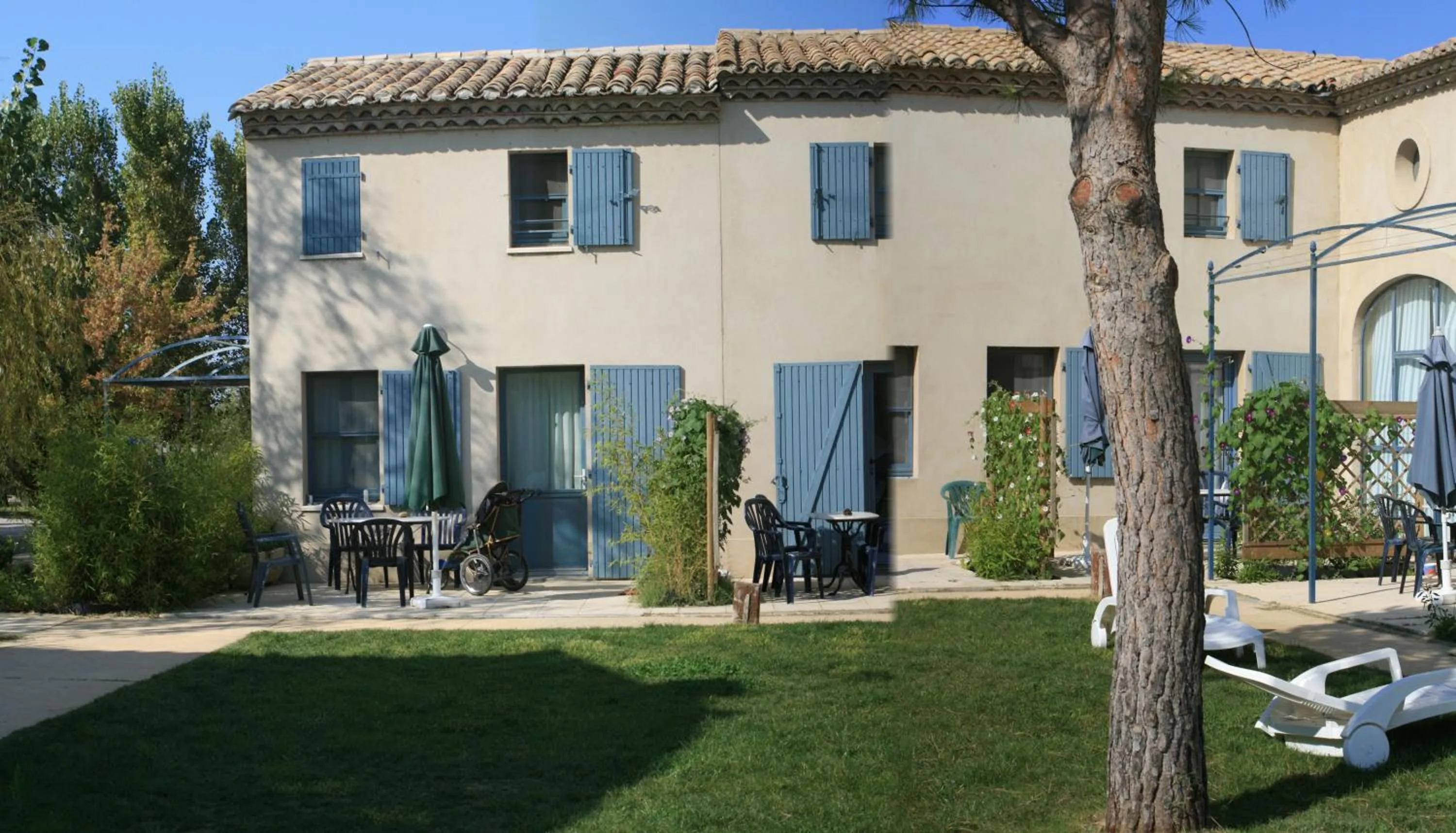Property building in Mas de la Tour Carbonnière