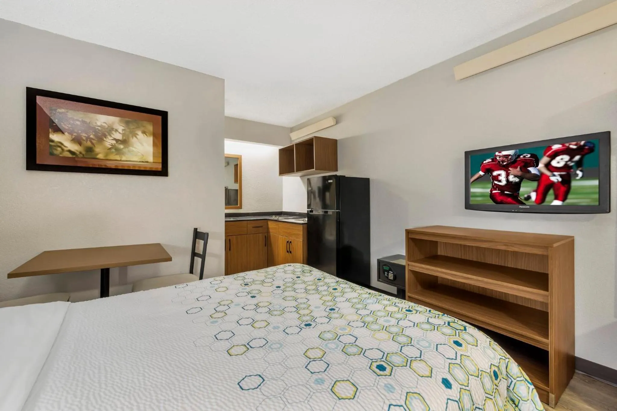 Photo of the whole room, Bed in HomeTowne Studios by Red Roof Buffalo - Niagara Airport