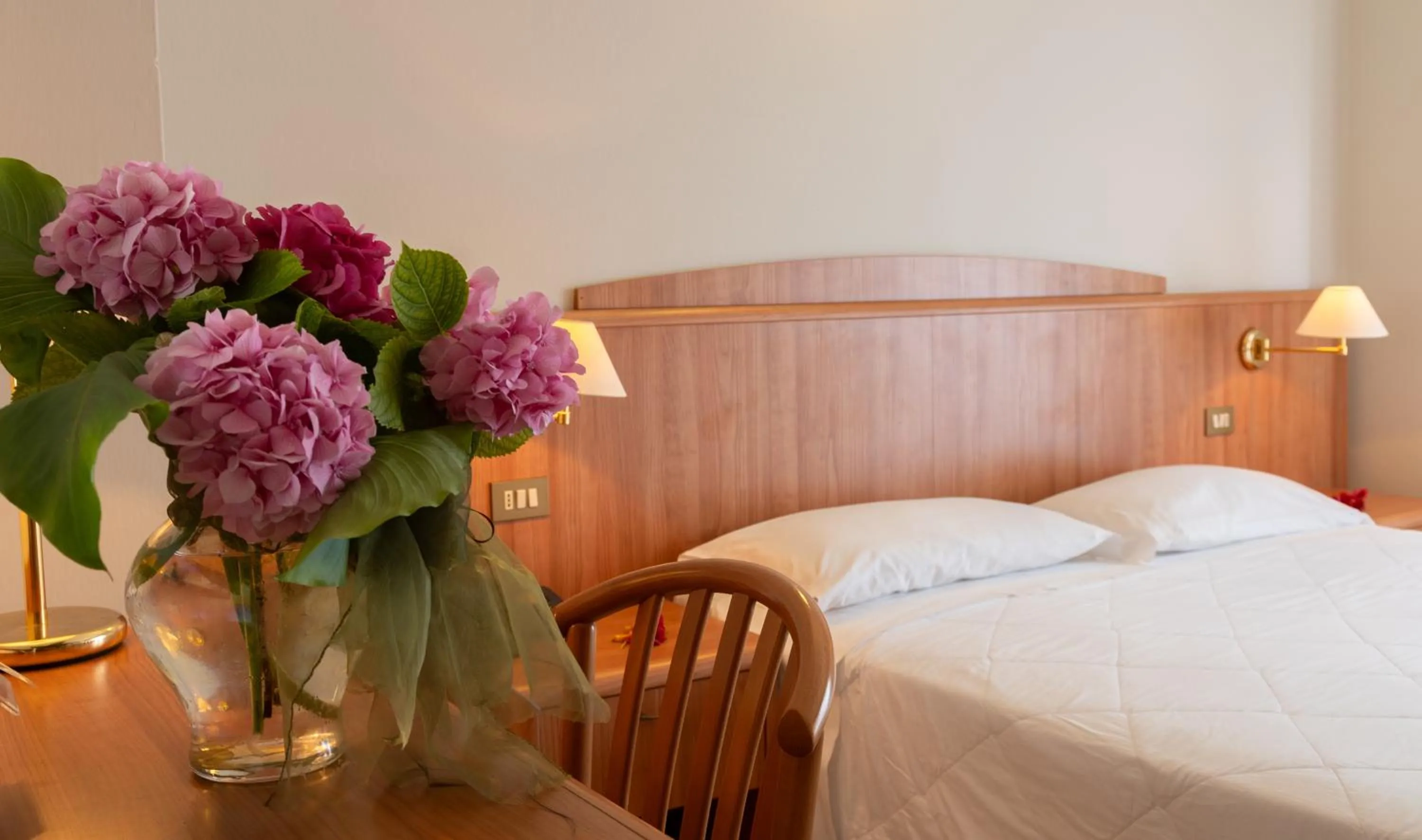 Bedroom, Bed in Hotel Smeraldo