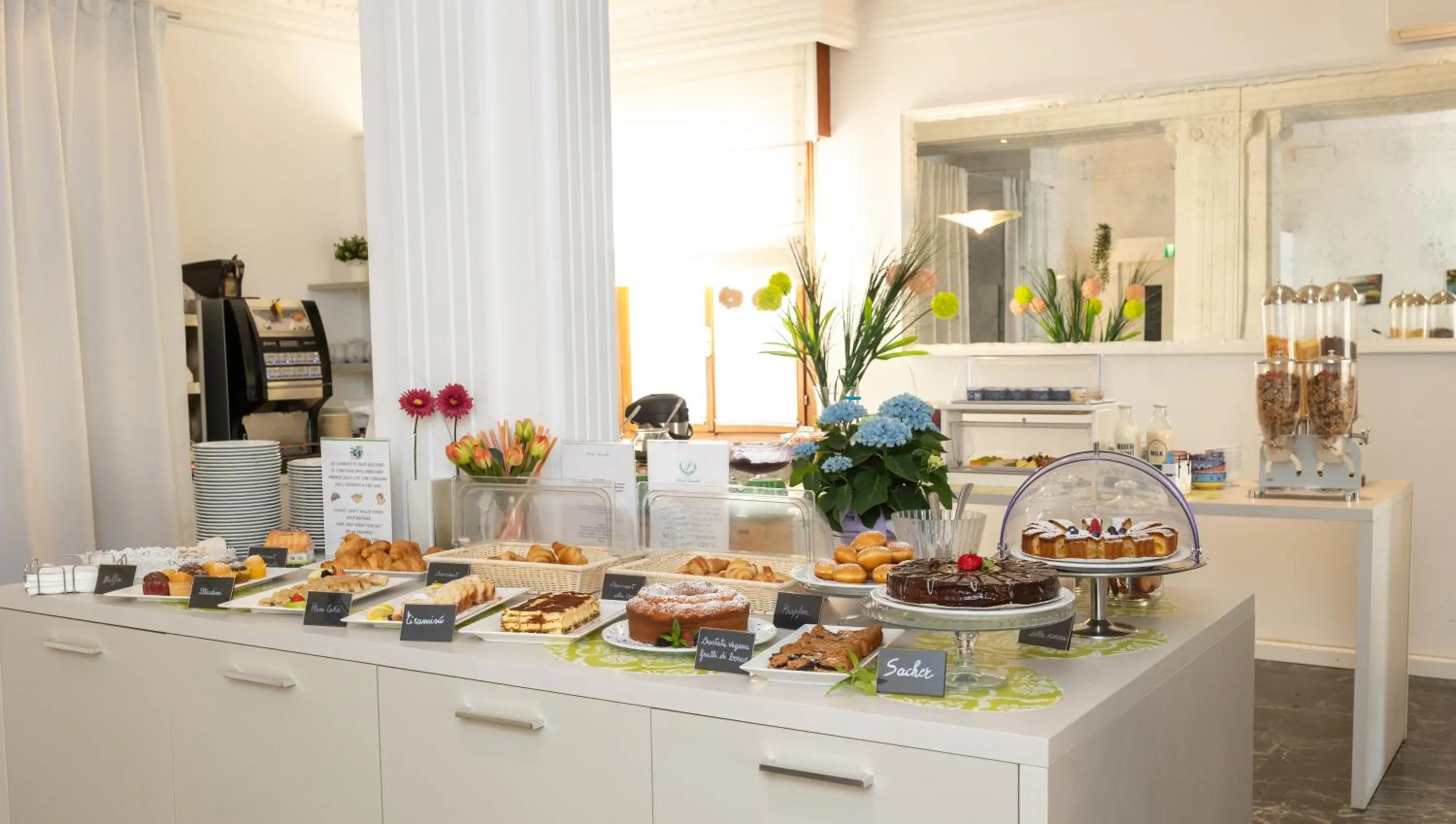 Breakfast in Hotel Smeraldo