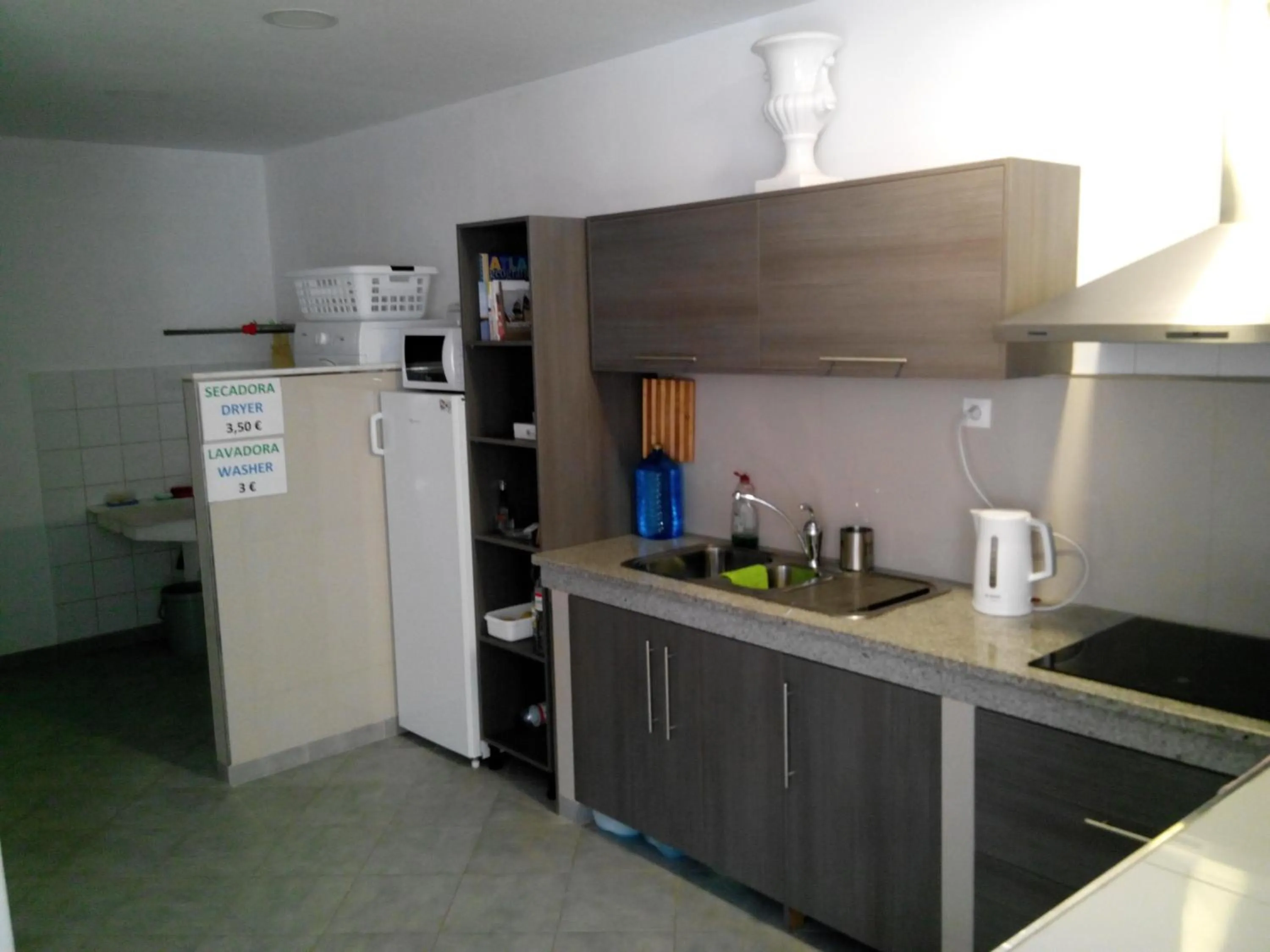 Communal kitchen in Albergue @ Muxia