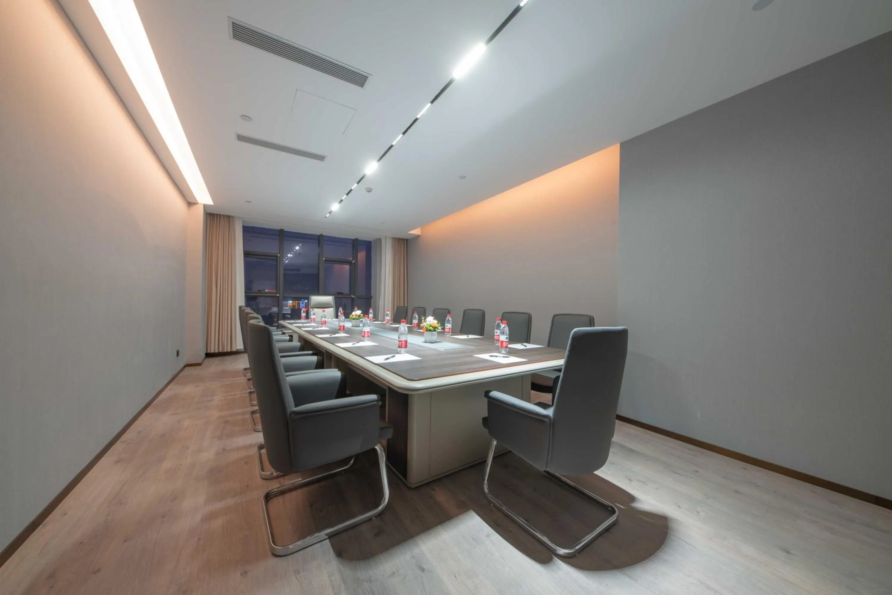 Meeting/conference room in Holiday Inn Express Turpan, an IHG Hotel