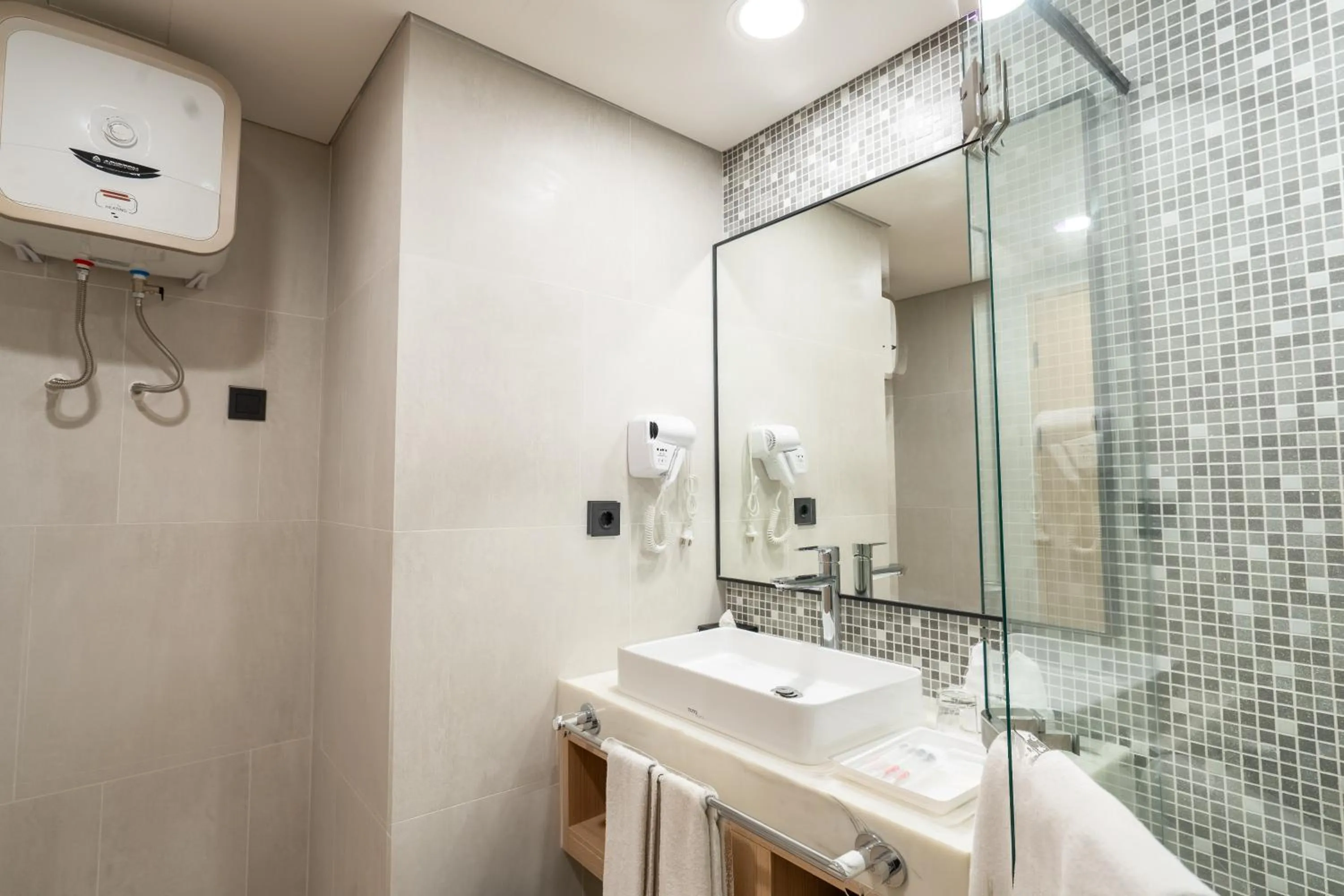 Bathroom in Holiday Inn Express & Suites Banjarmasin by IHG