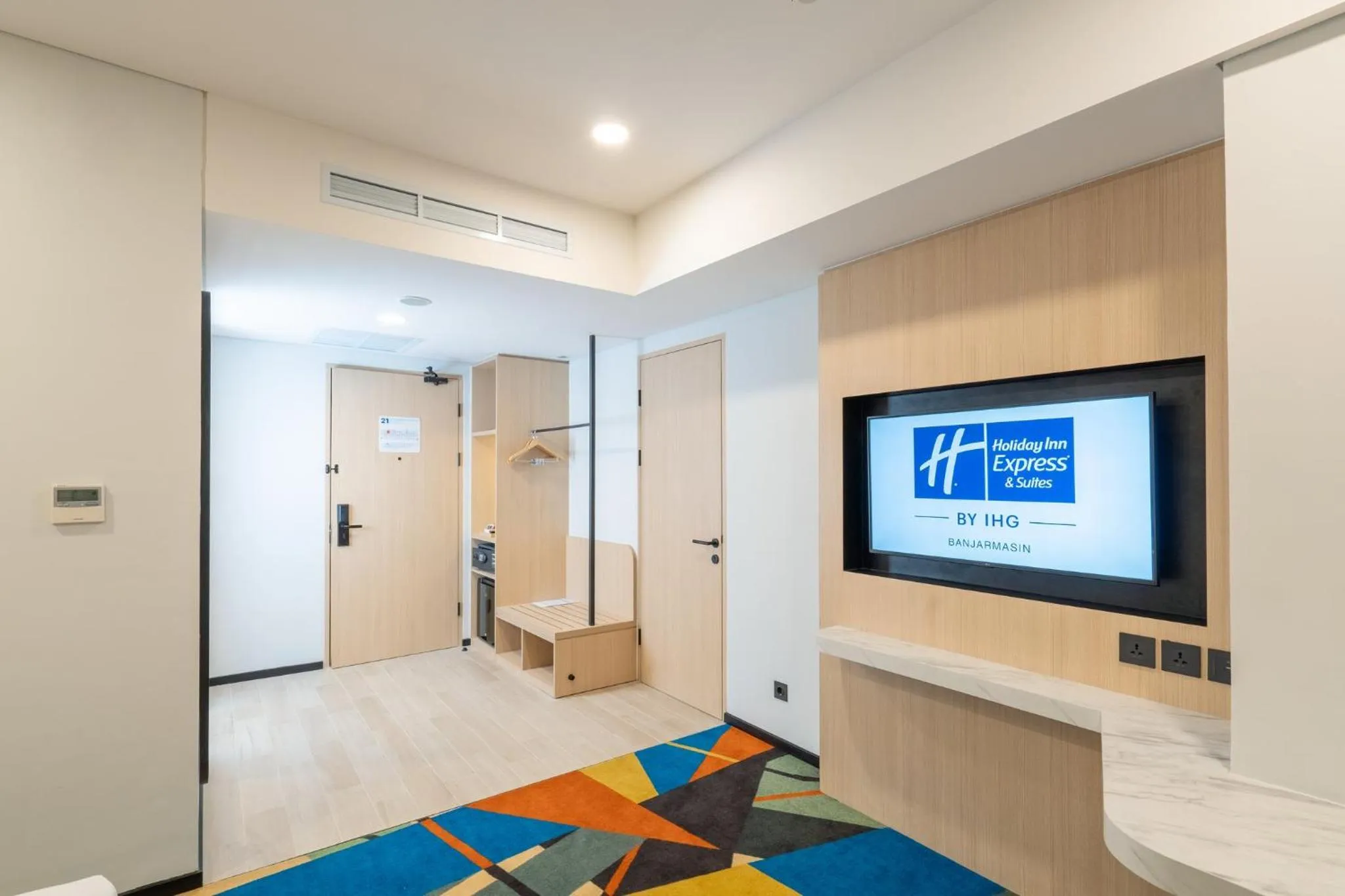 Photo of the whole room, Bed in Holiday Inn Express & Suites Banjarmasin by IHG
