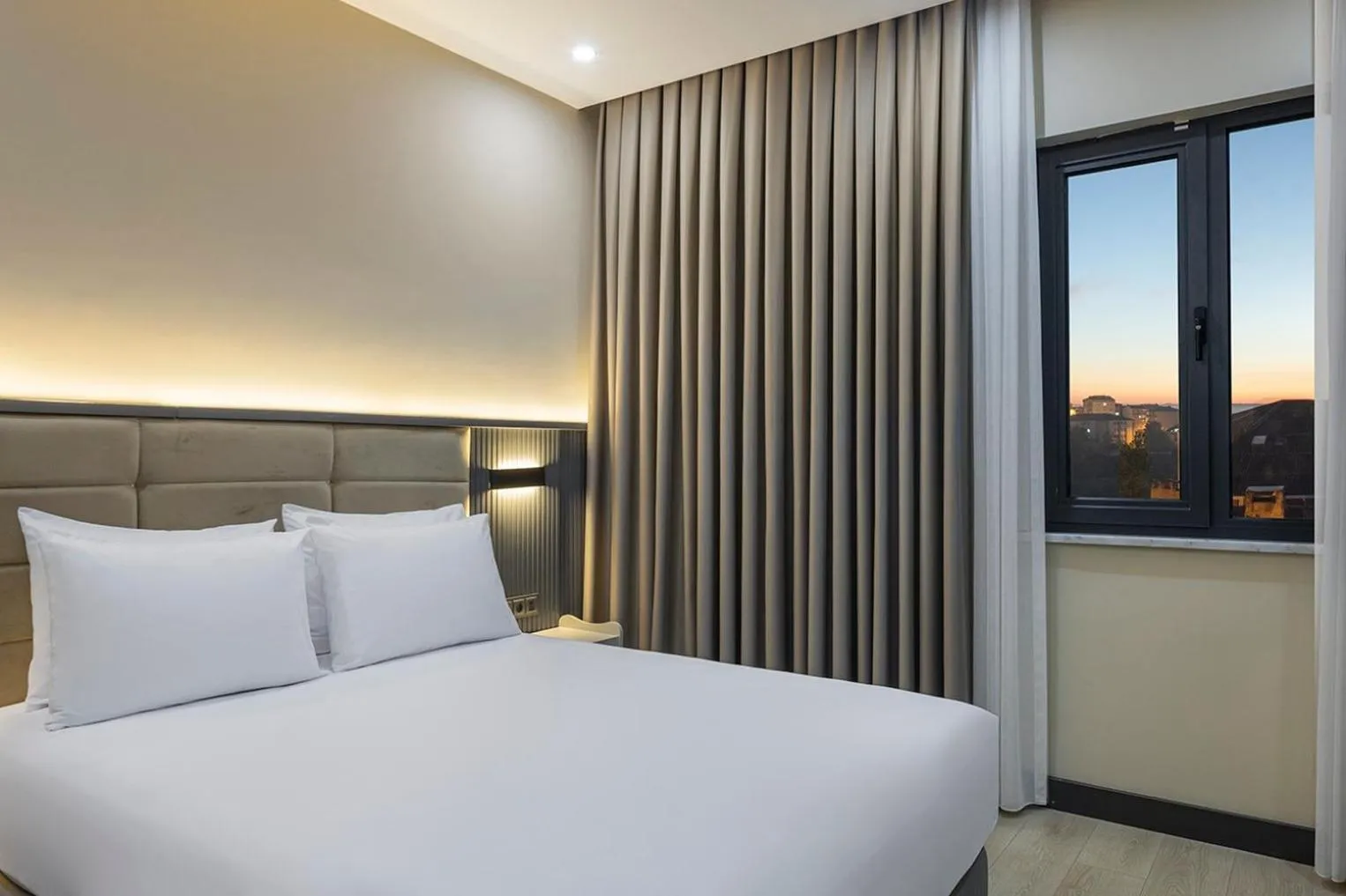 Photo of the whole room, Bed in Garner Hotel Istanbul - Airport Arnavutkoy by IHG