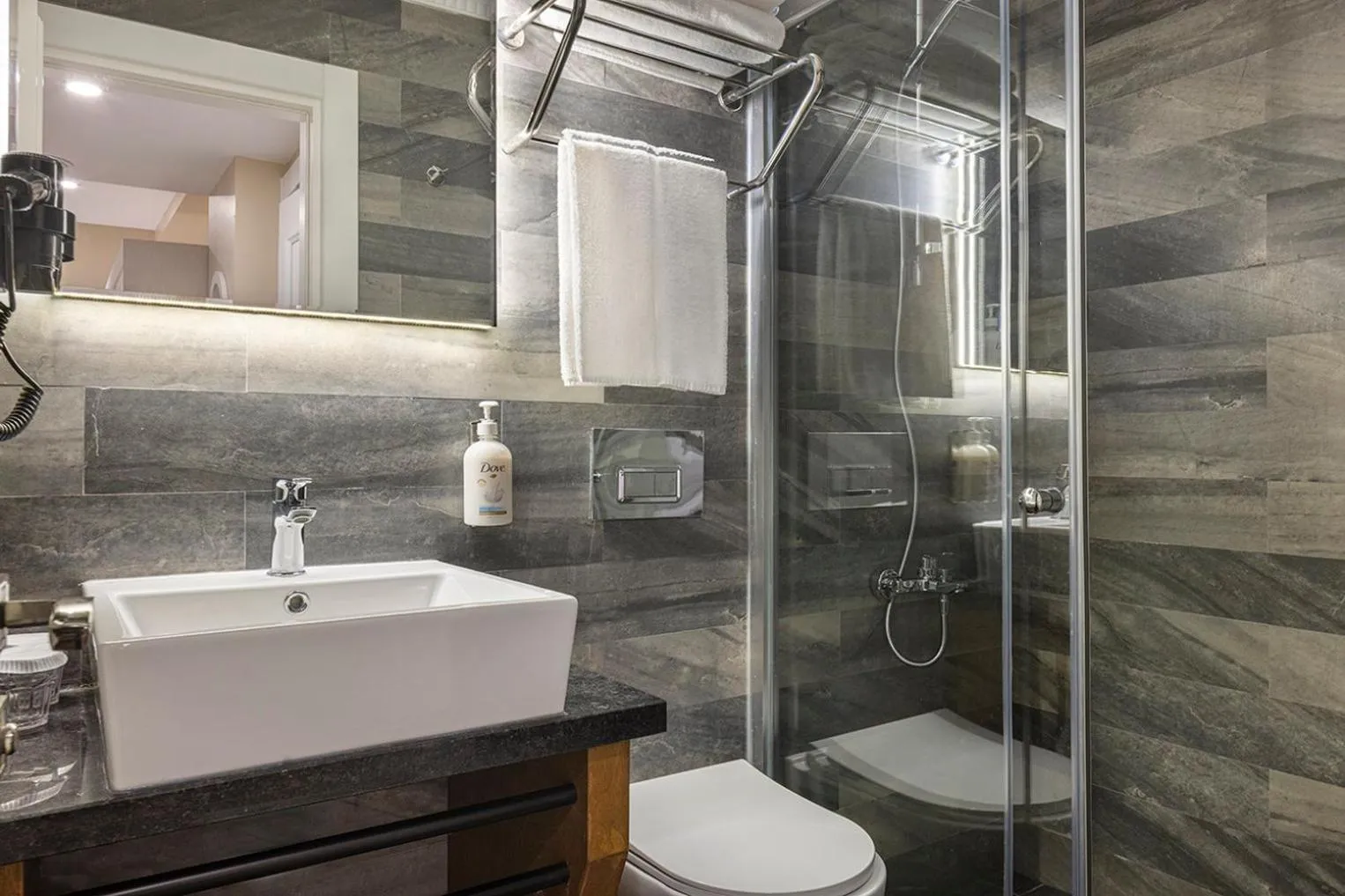 Bathroom in Garner Hotel Istanbul - Airport Arnavutkoy by IHG