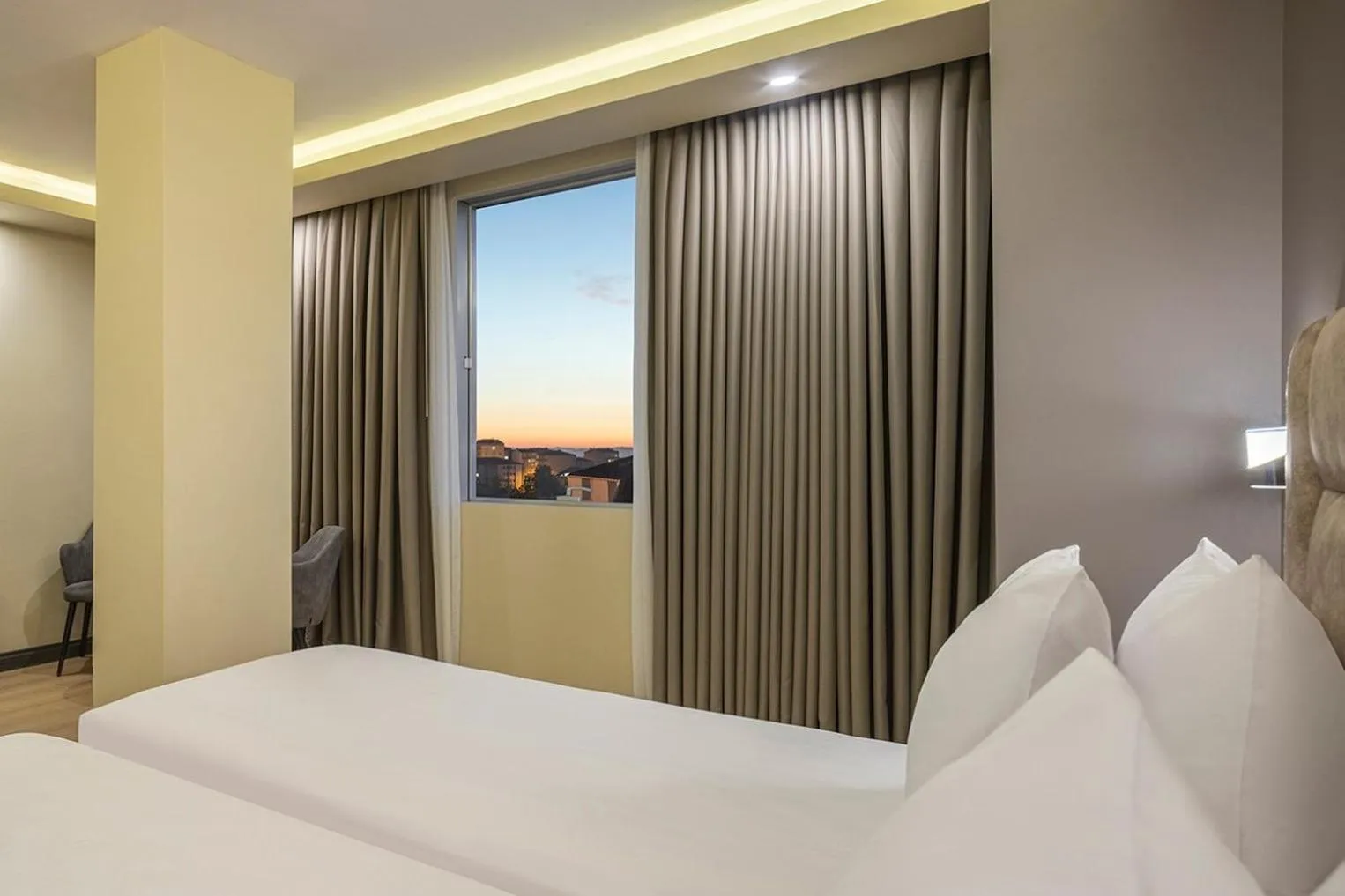 Photo of the whole room, Bed in Garner Hotel Istanbul - Airport Arnavutkoy by IHG