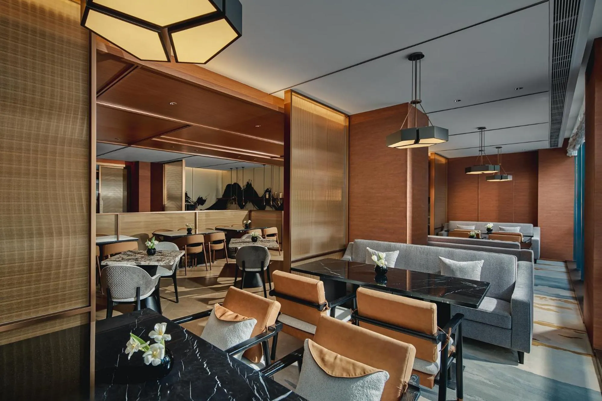 Restaurant/places to eat in HUALUXE Hotels and Resorts Chongqing Wushan by IHG