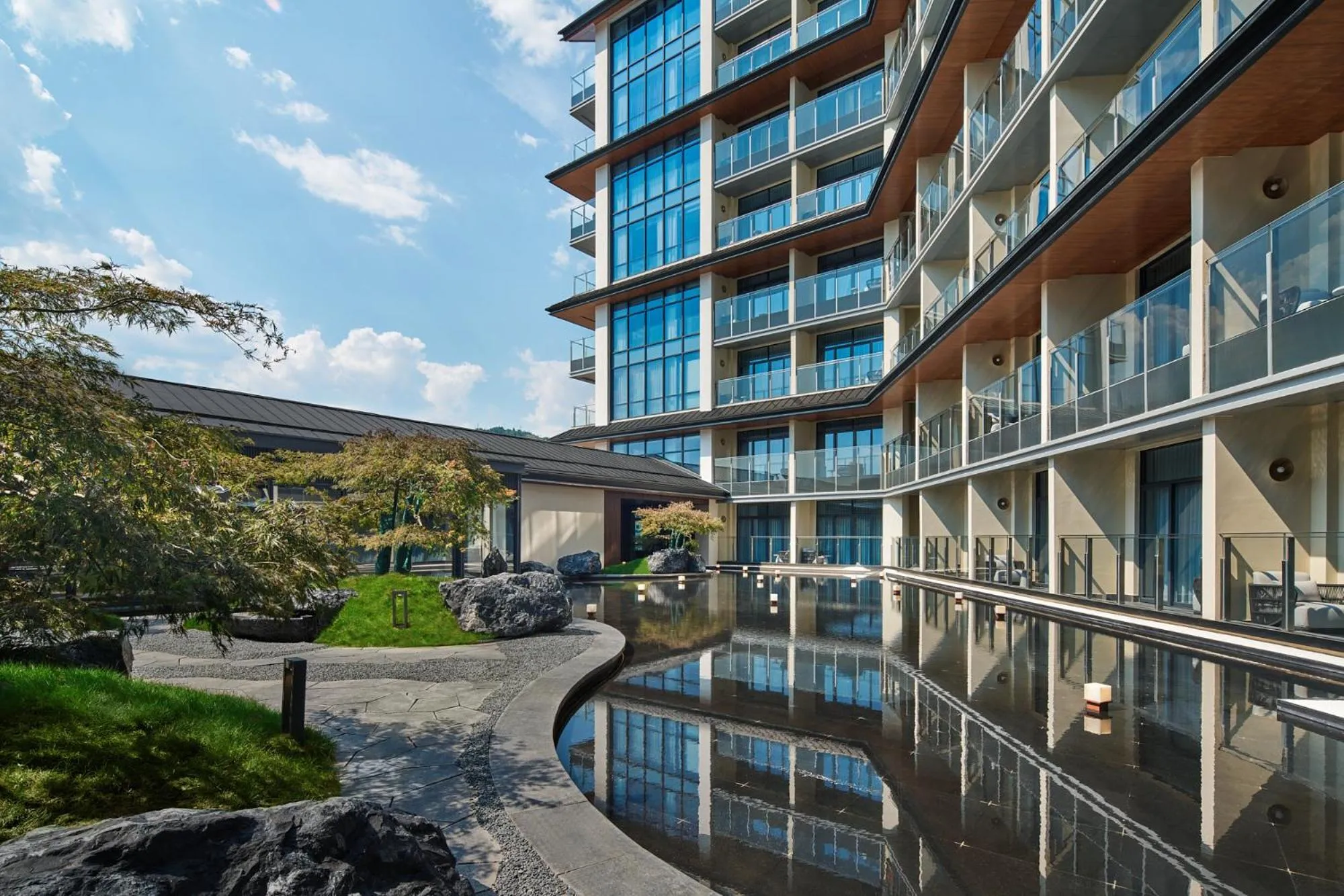 Garden in HUALUXE Hotels and Resorts Chongqing Wushan by IHG