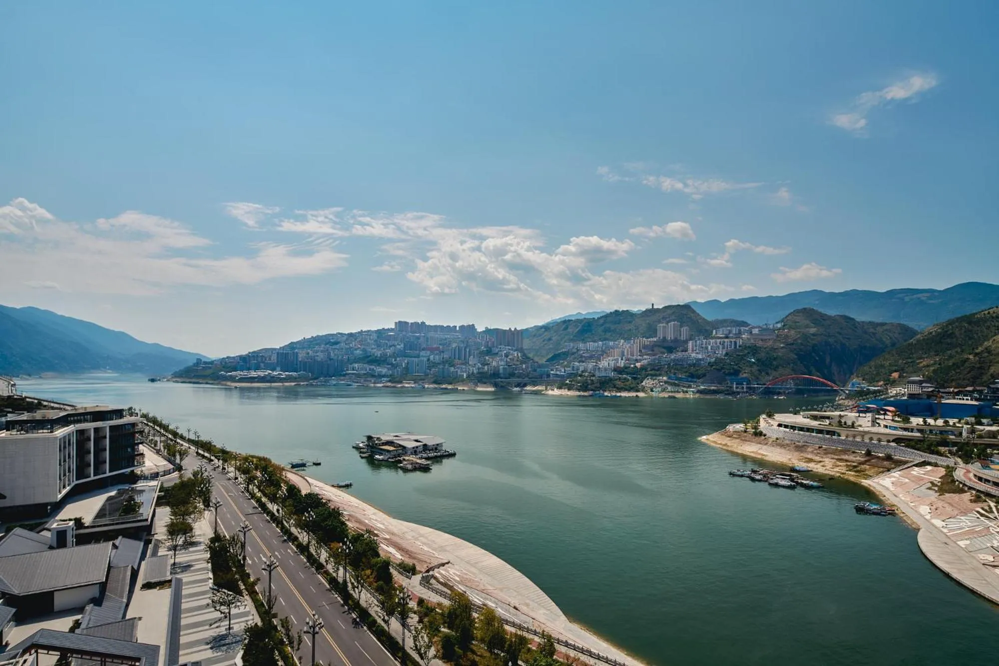 Day in HUALUXE Hotels and Resorts Chongqing Wushan by IHG