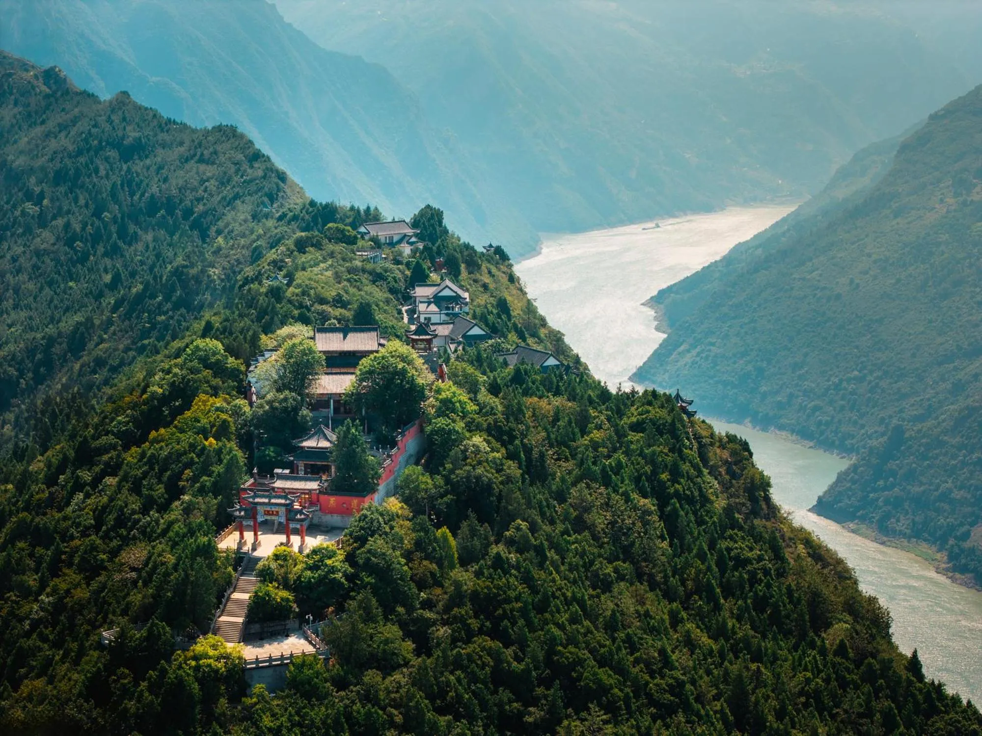 Nearby landmark in HUALUXE Hotels and Resorts Chongqing Wushan by IHG