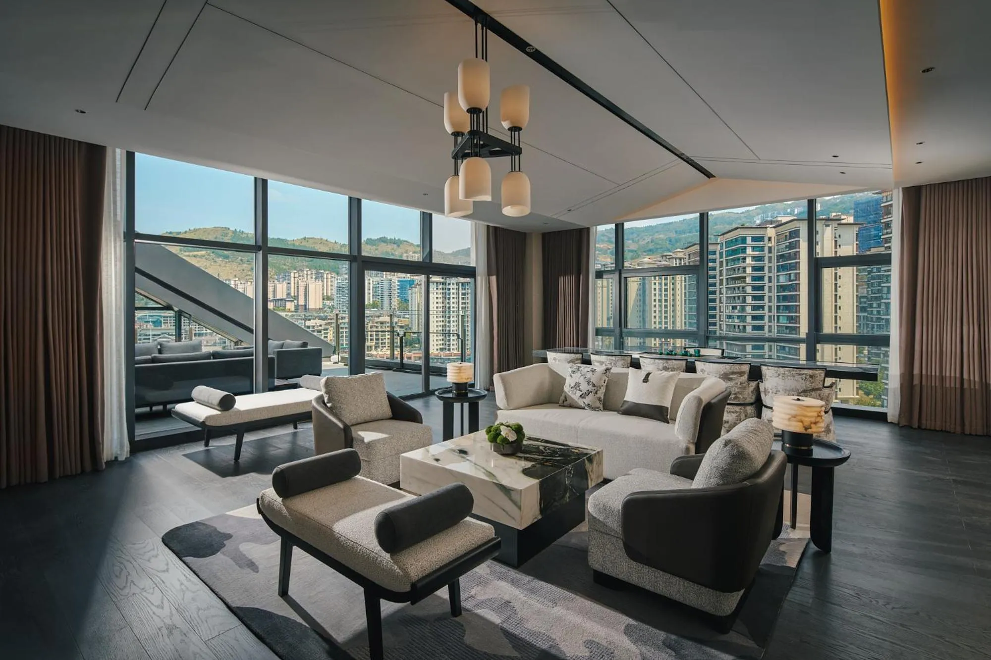 Living room in HUALUXE Hotels and Resorts Chongqing Wushan by IHG