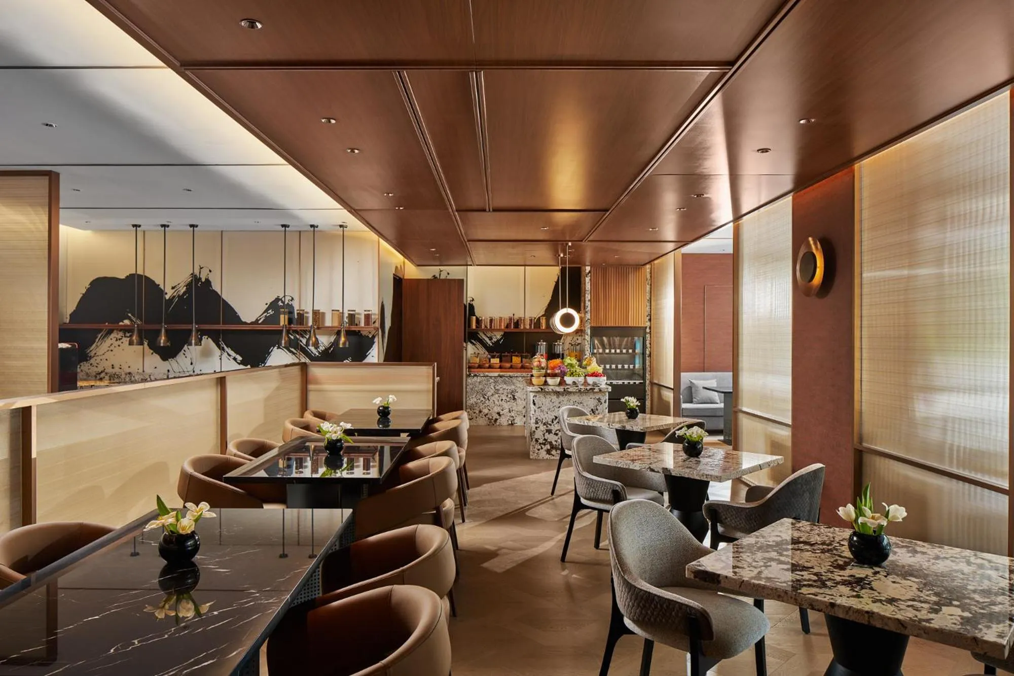 Restaurant/places to eat in HUALUXE Hotels and Resorts Chongqing Wushan by IHG