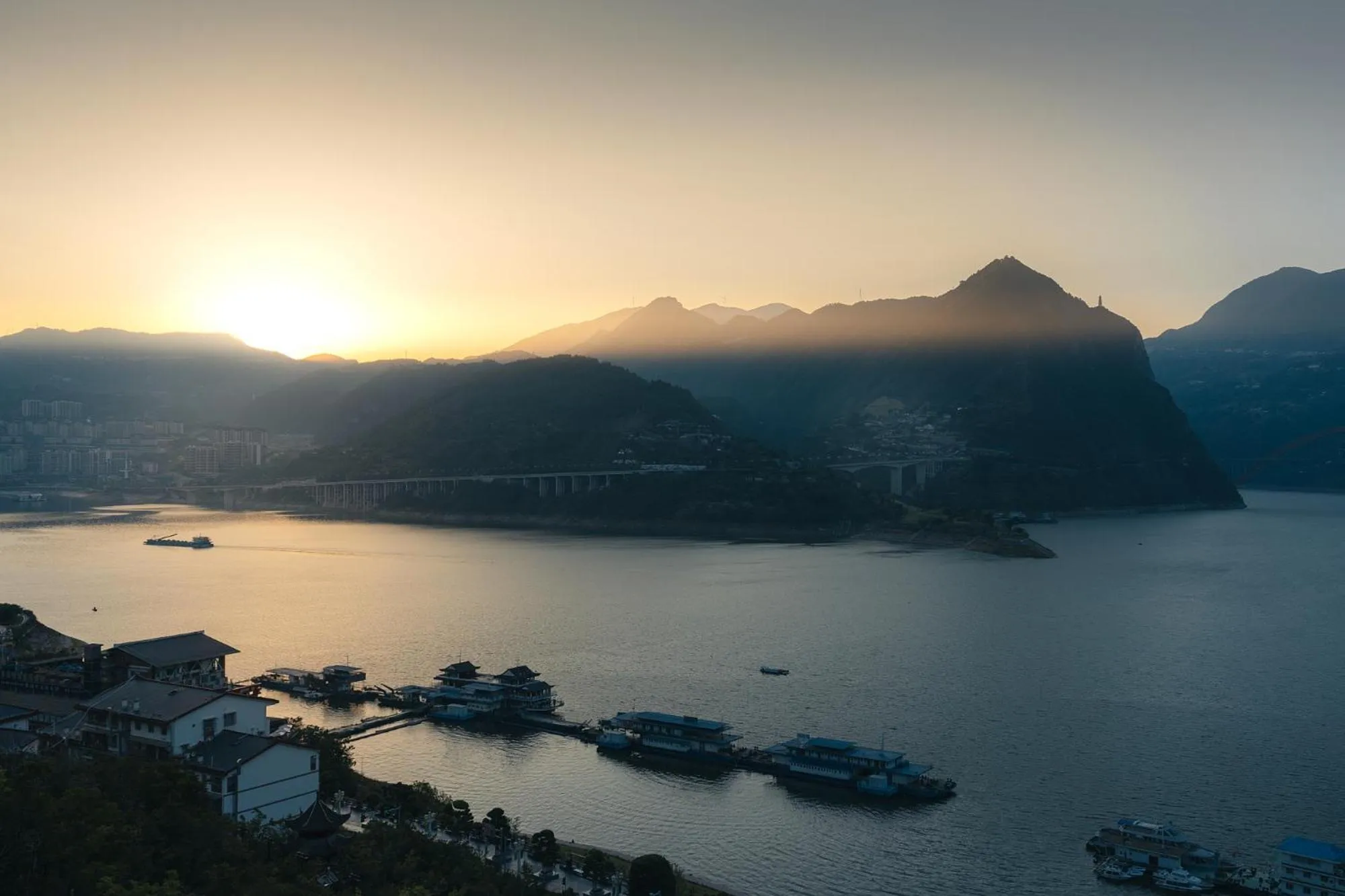 Sunrise in HUALUXE Hotels and Resorts Chongqing Wushan by IHG