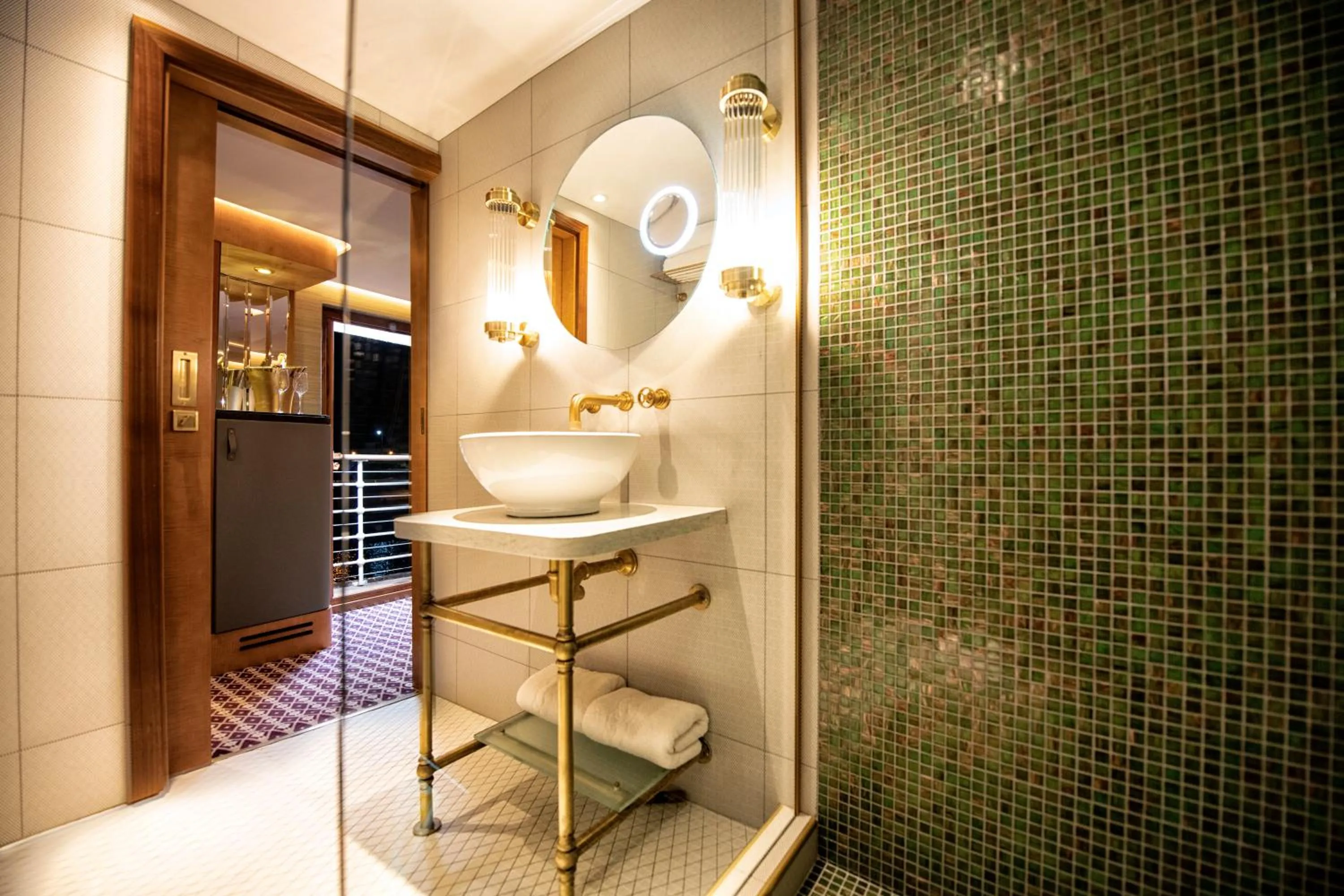 Shower in Fingal Hotel