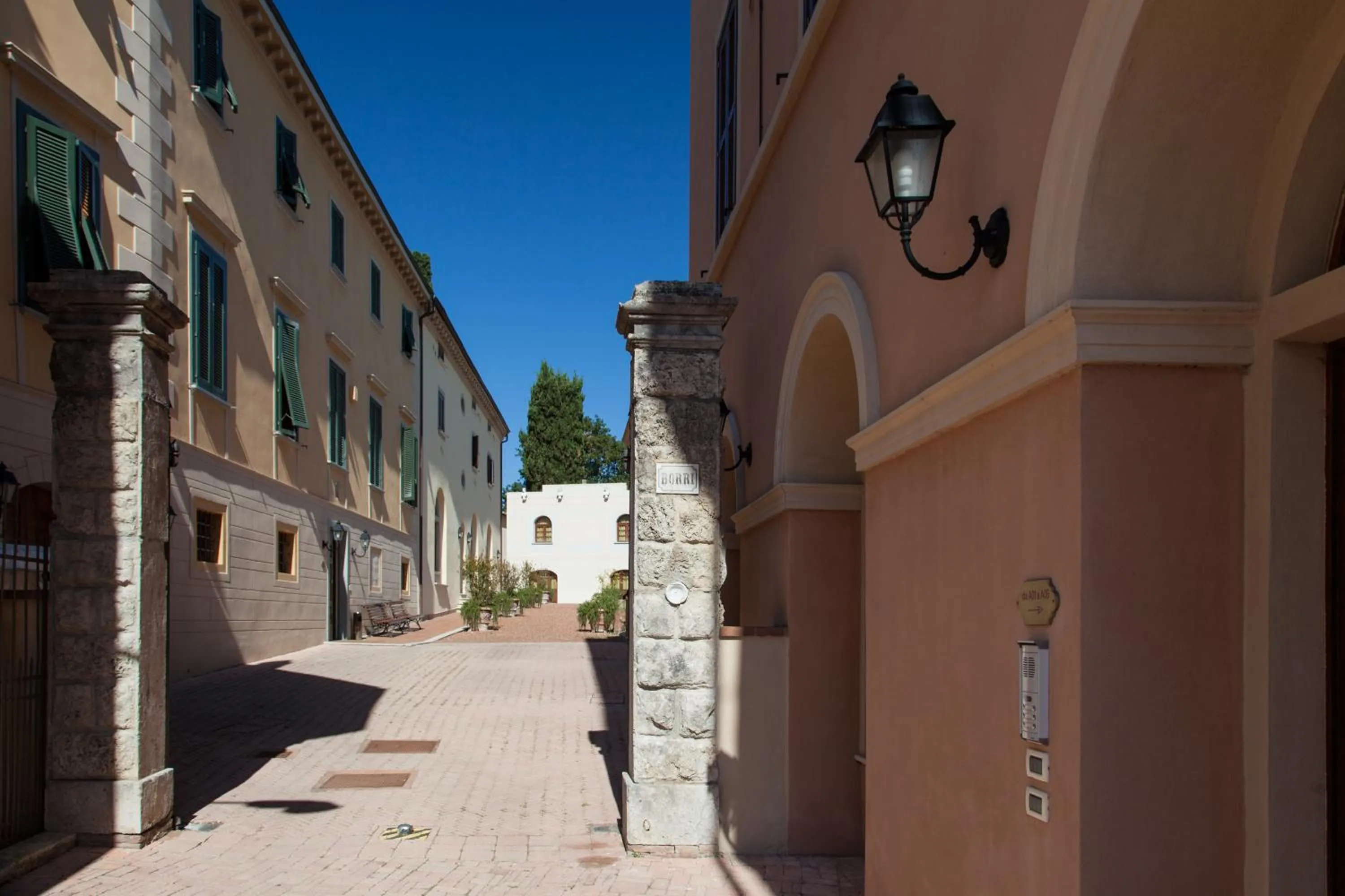 Property building in Villa Borri