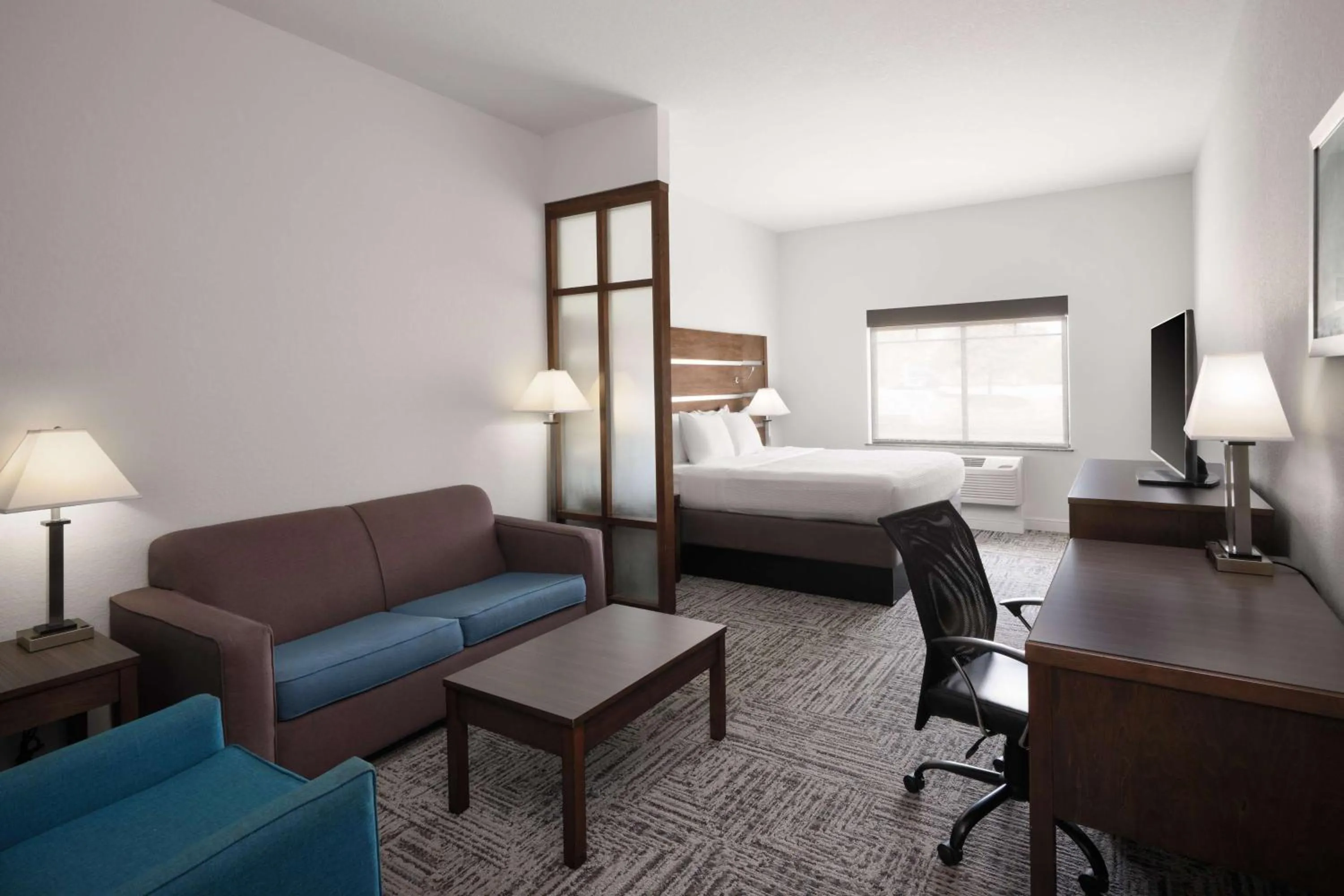 Photo of the whole room, Bed in Best Western Plus College Station Inn & Suites