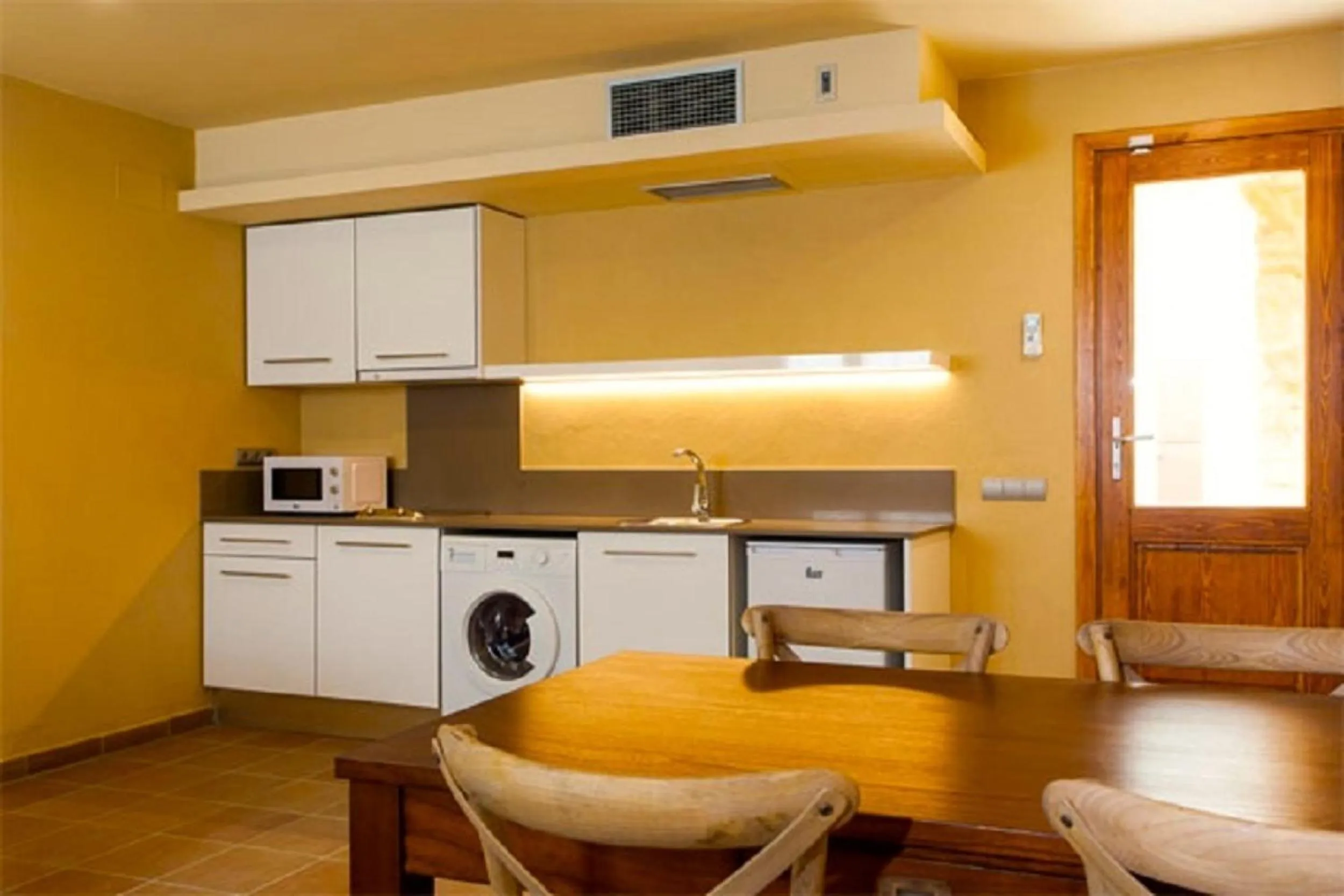 Communal kitchen in Petit Pals