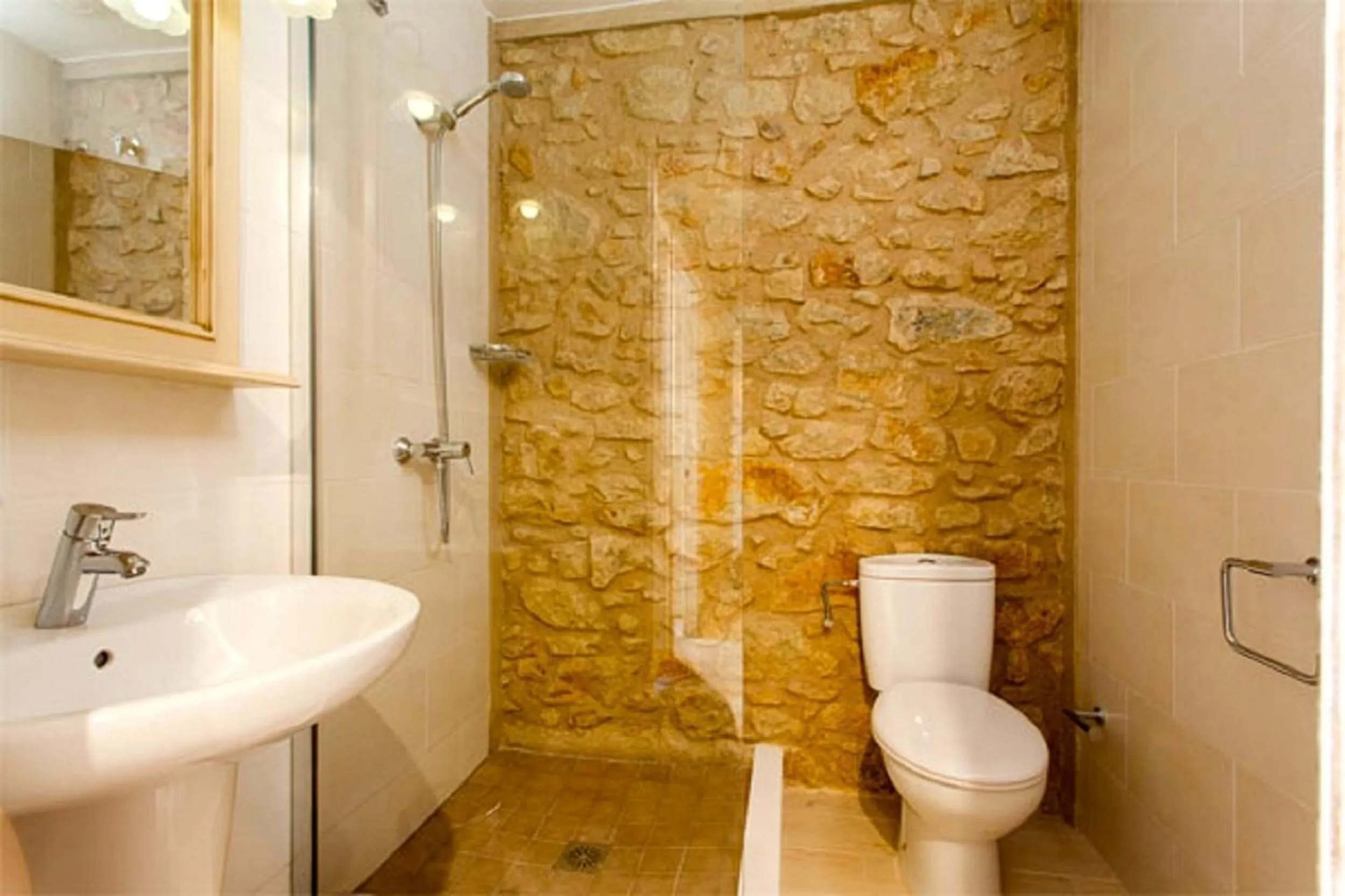 Bathroom in Petit Pals