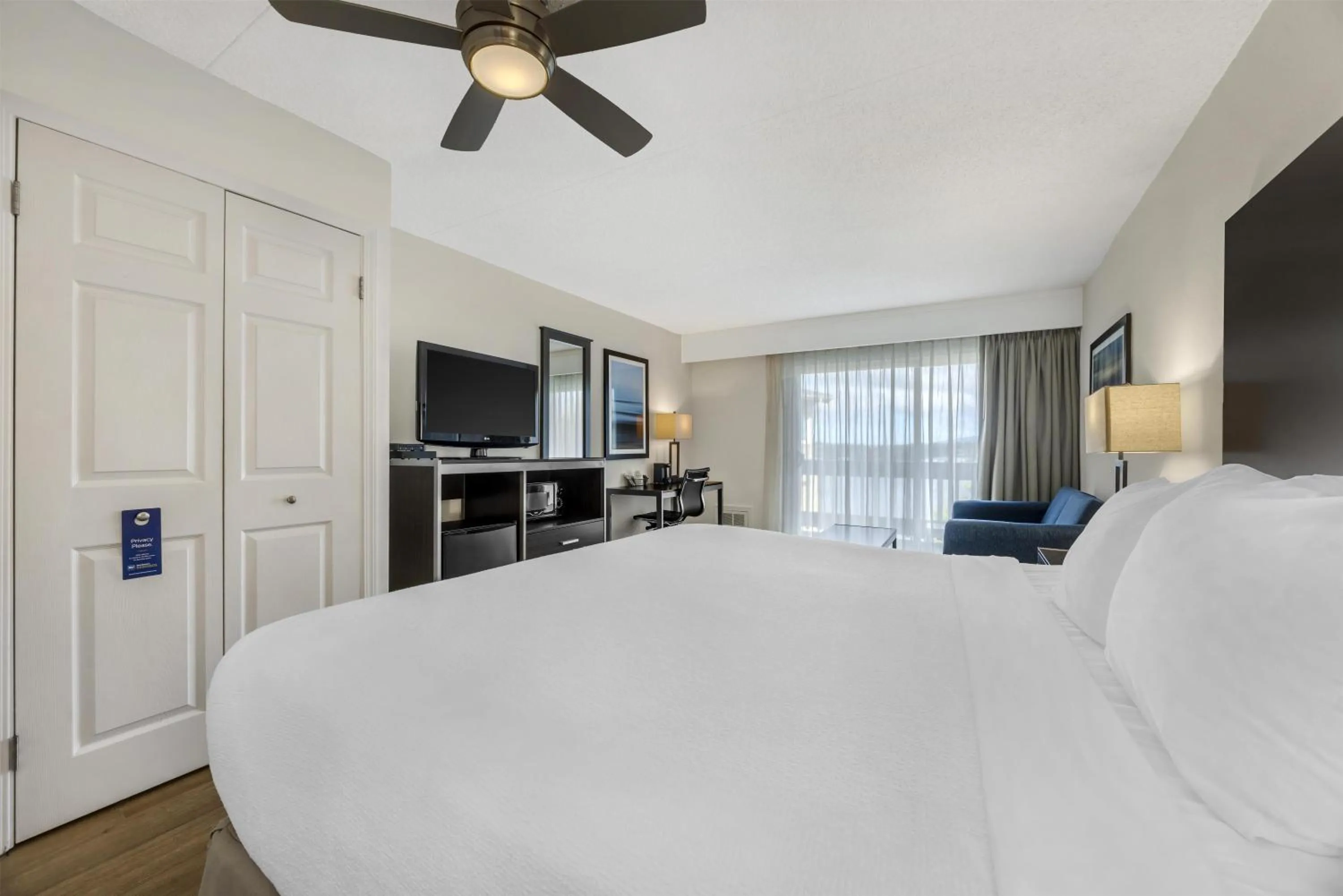 Other, Bed in Best Western Pier Point Inn