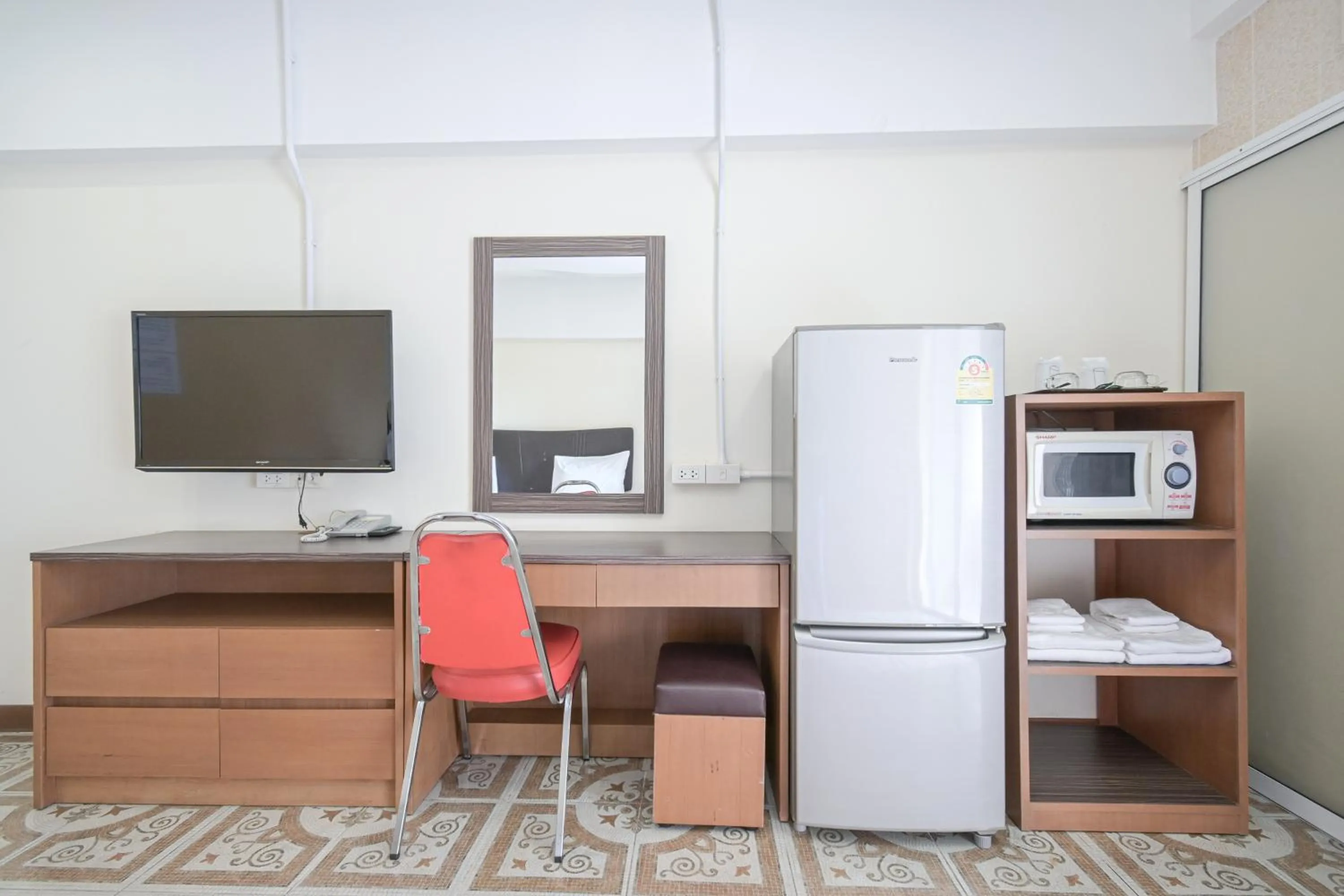 hair dresser in AC Habitat Bangkok