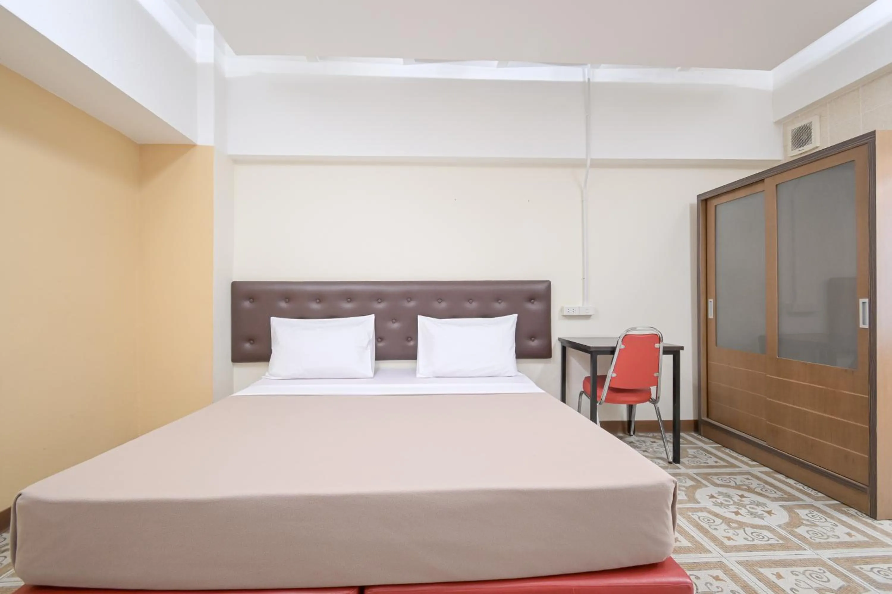 Bedroom, Bed in AC Habitat Bangkok