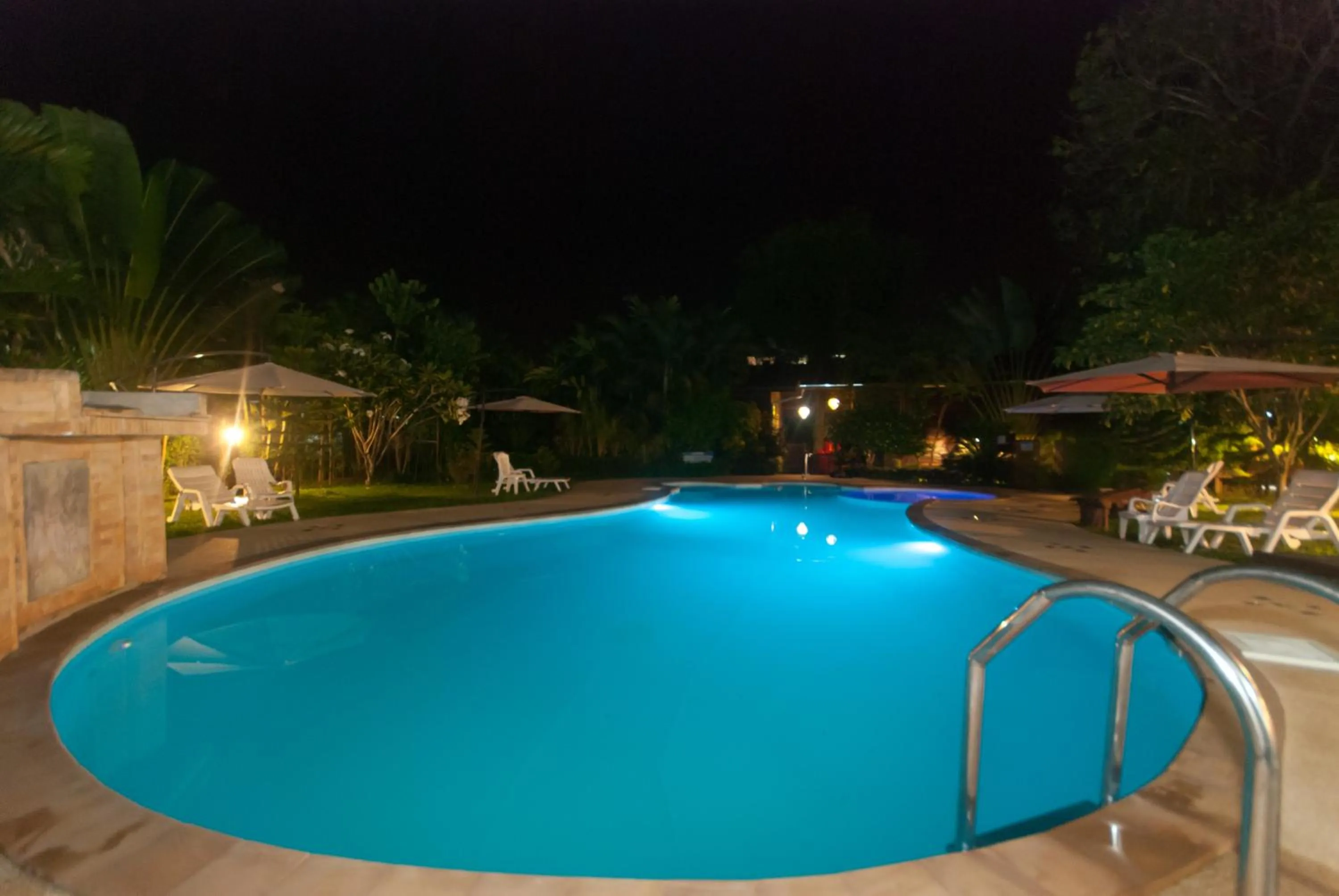 Swimming pool in Namkhong Guesthouse and Resort