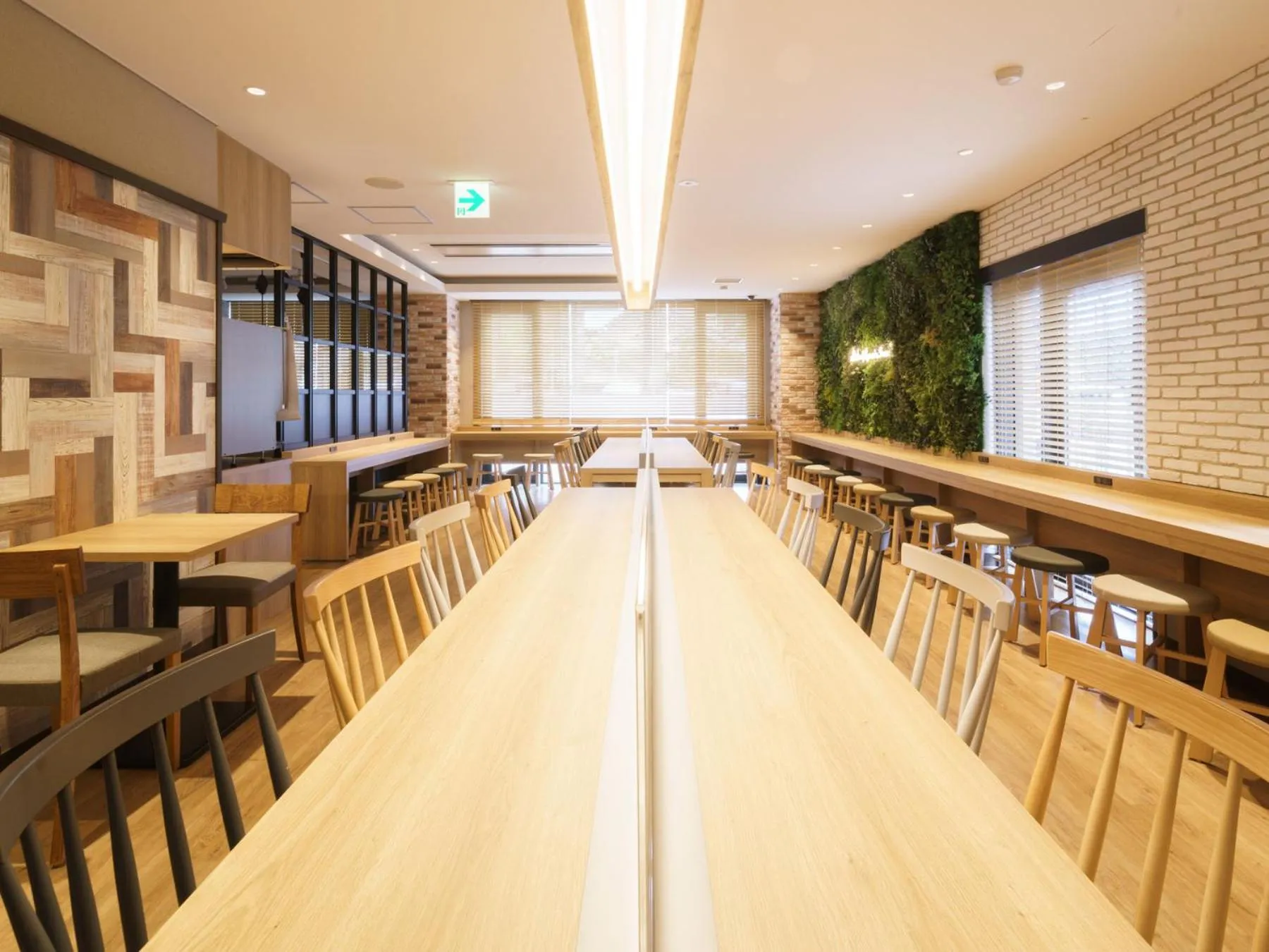 Lounge or bar in Super Hotel Chiba Ekimae