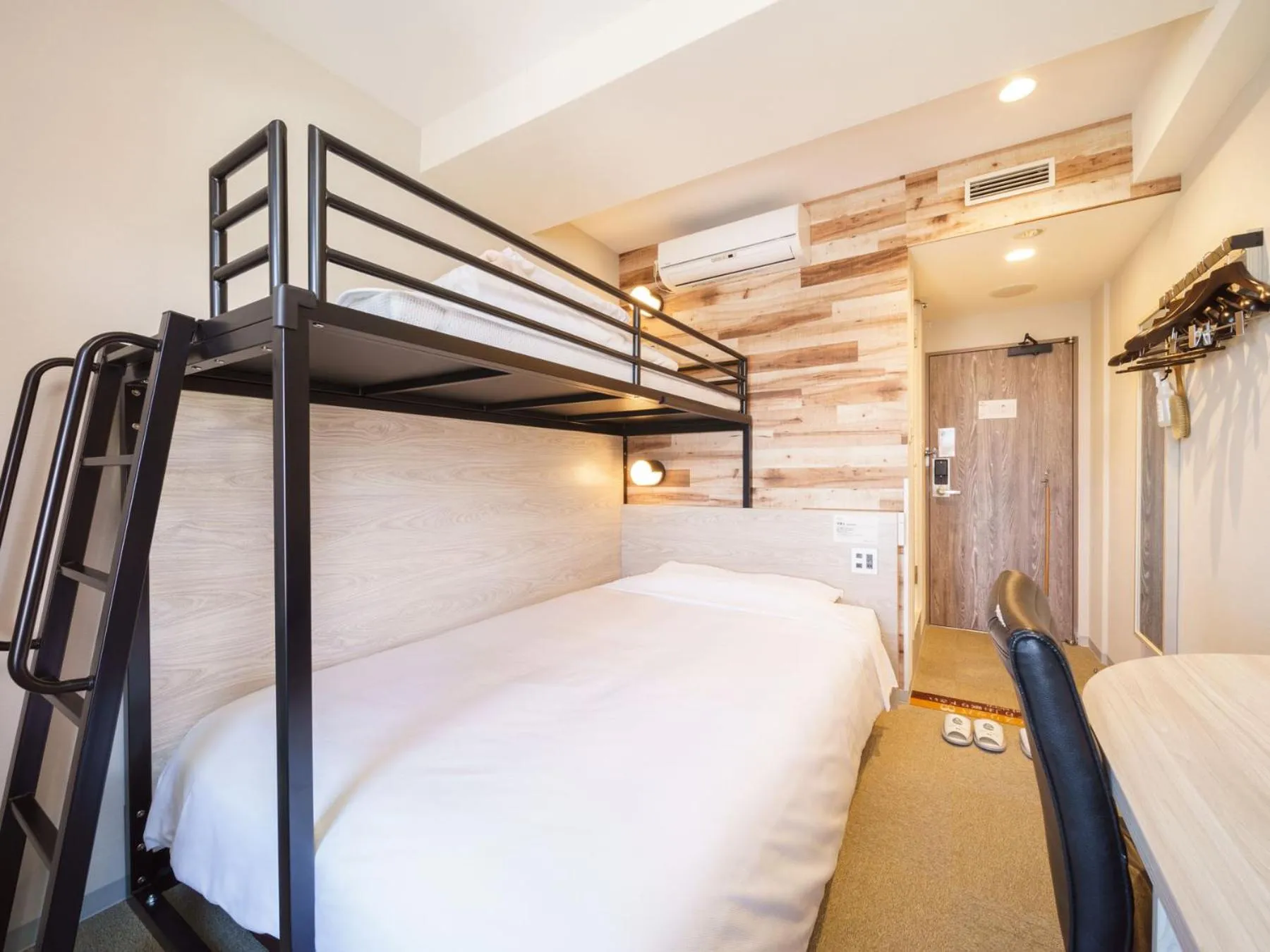 Photo of the whole room, Bed in Super Hotel Chiba Ekimae