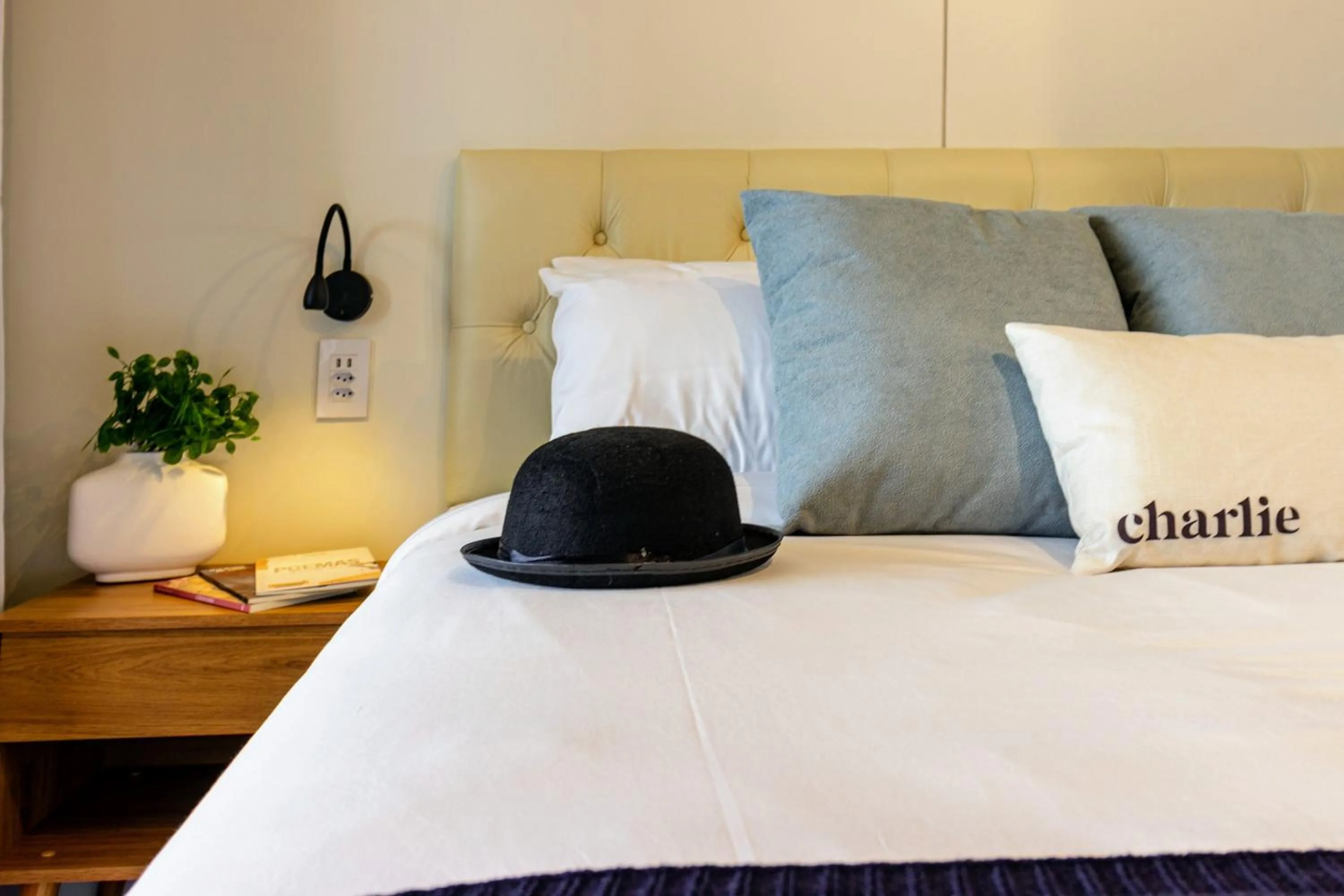 Bed in Charlie Lumiere Klabin