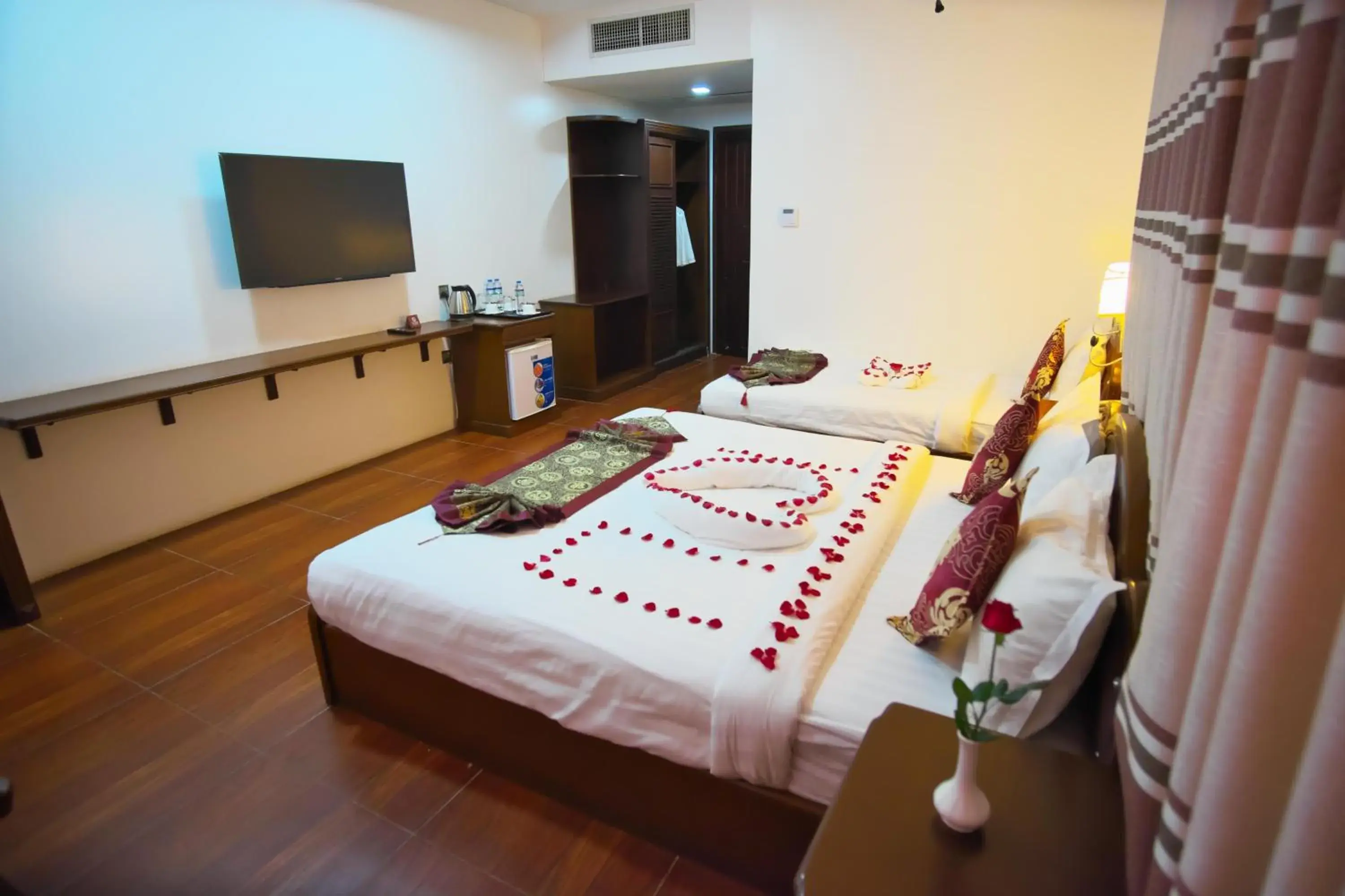 Deluxe Family Room in Kaung Myint Hotel Deluxe Family Room in Kaung Myint Hotel