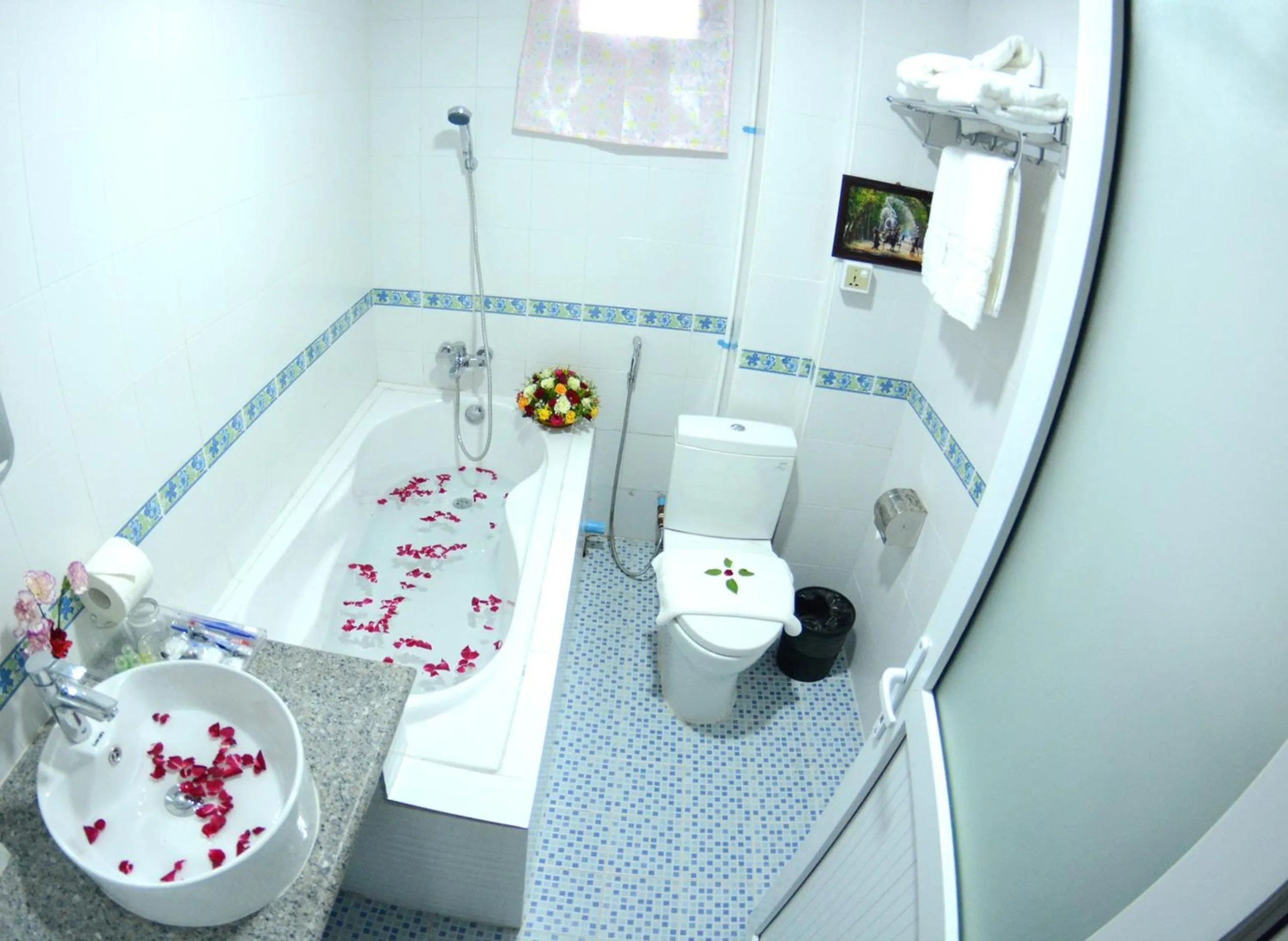 Bathroom in Kaung Myint Hotel