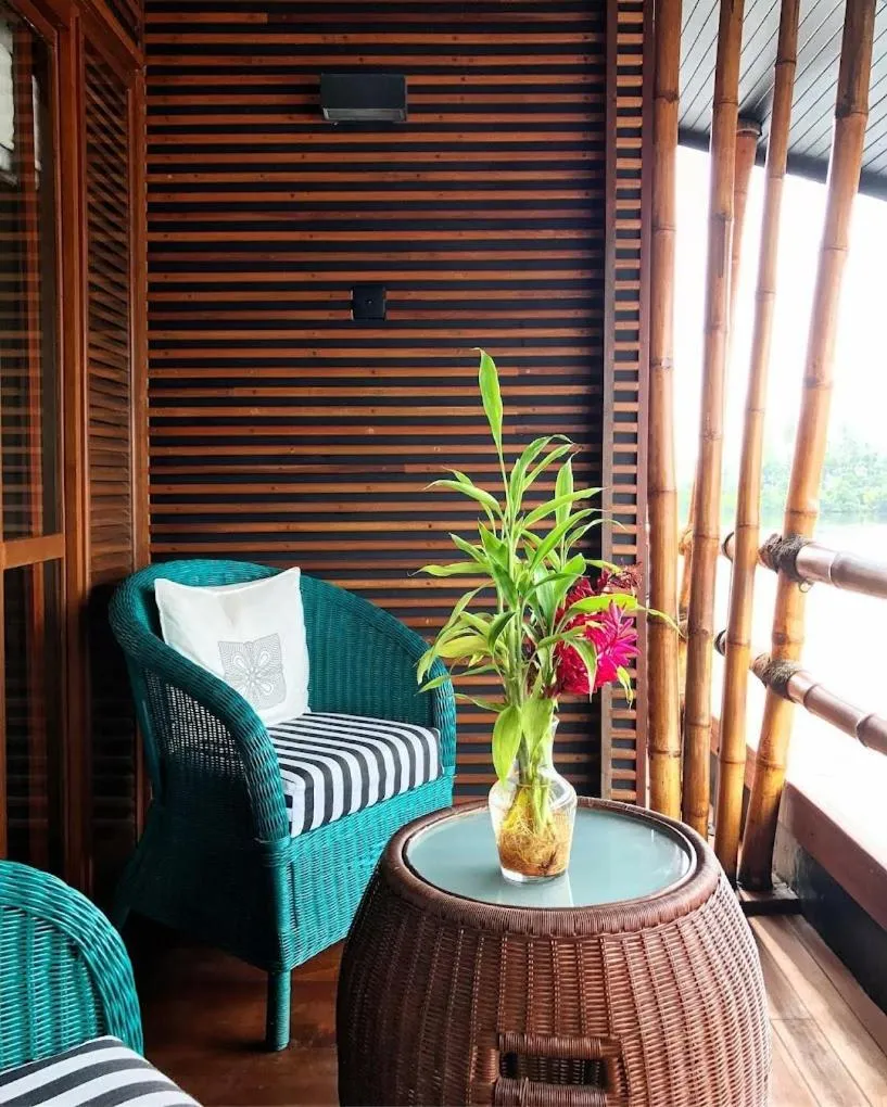 Yathra Houseboat