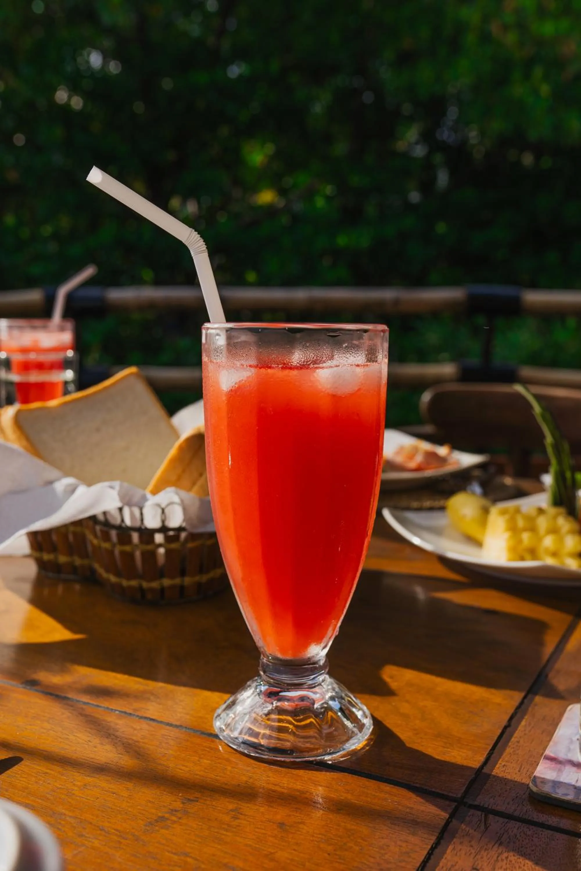 Food and drinks in Yathra Houseboat