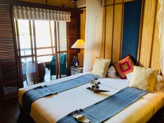 Bed in Yathra Houseboat