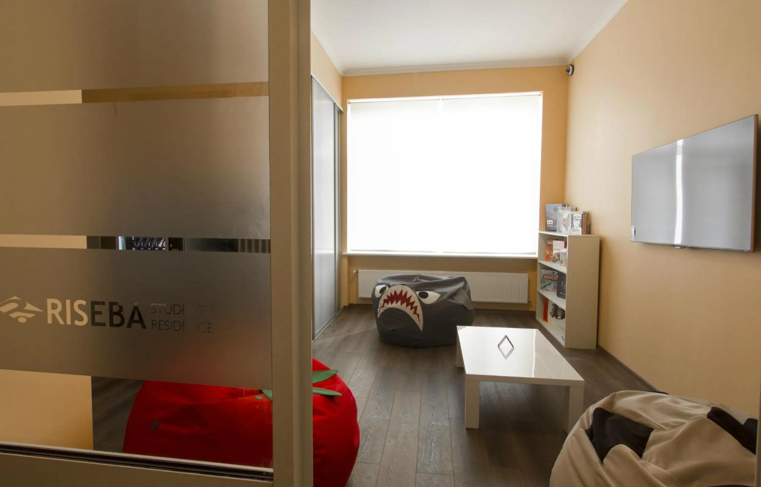 Communal lounge/ TV room in Valdemara Residence