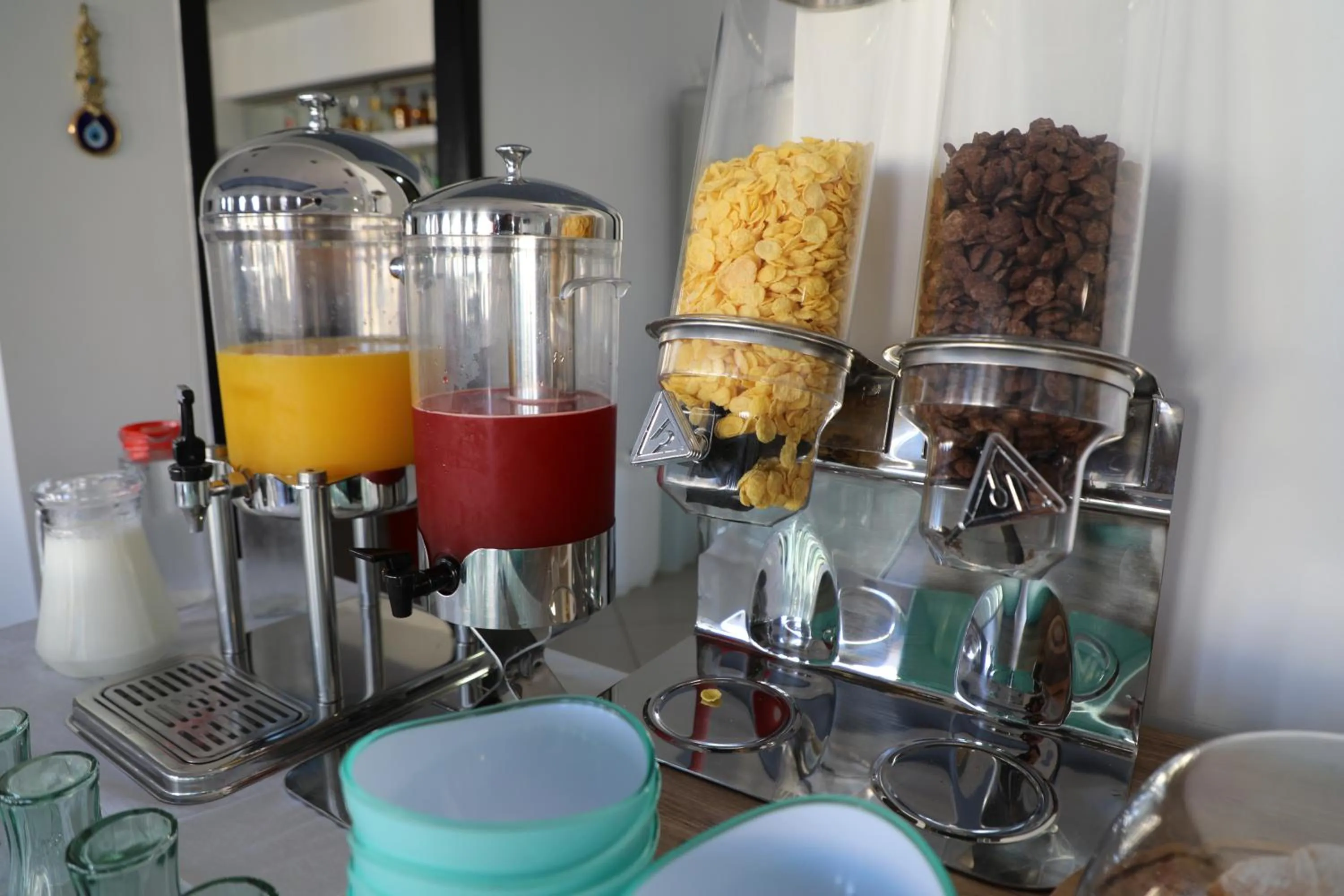 Coffee/tea facilities in Oskar Hotel