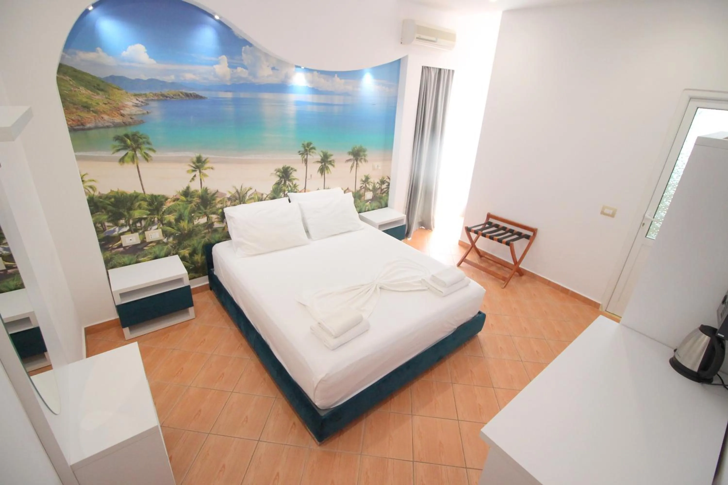 Photo of the whole room, Bed in Oskar Hotel