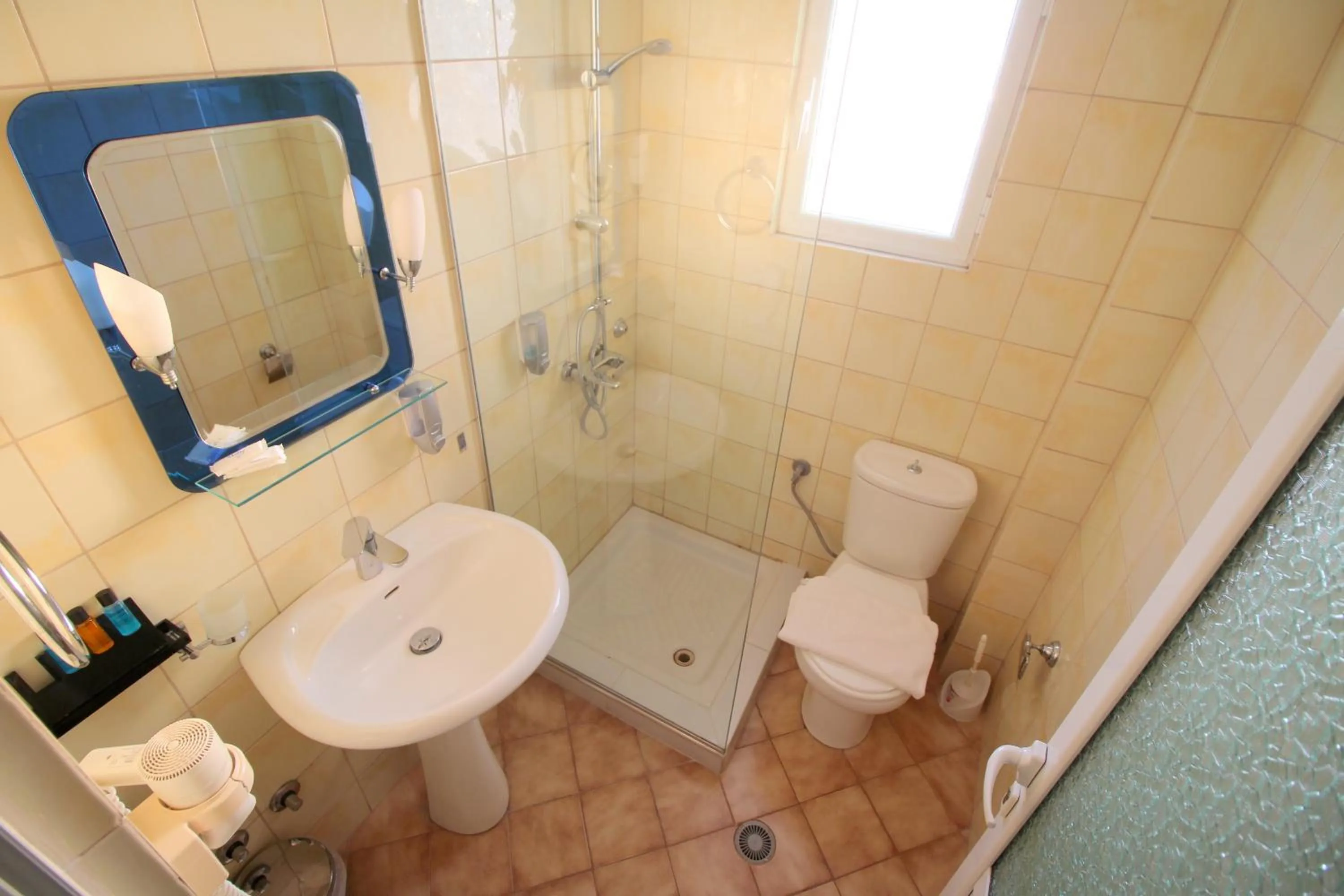 Bathroom in Oskar Hotel