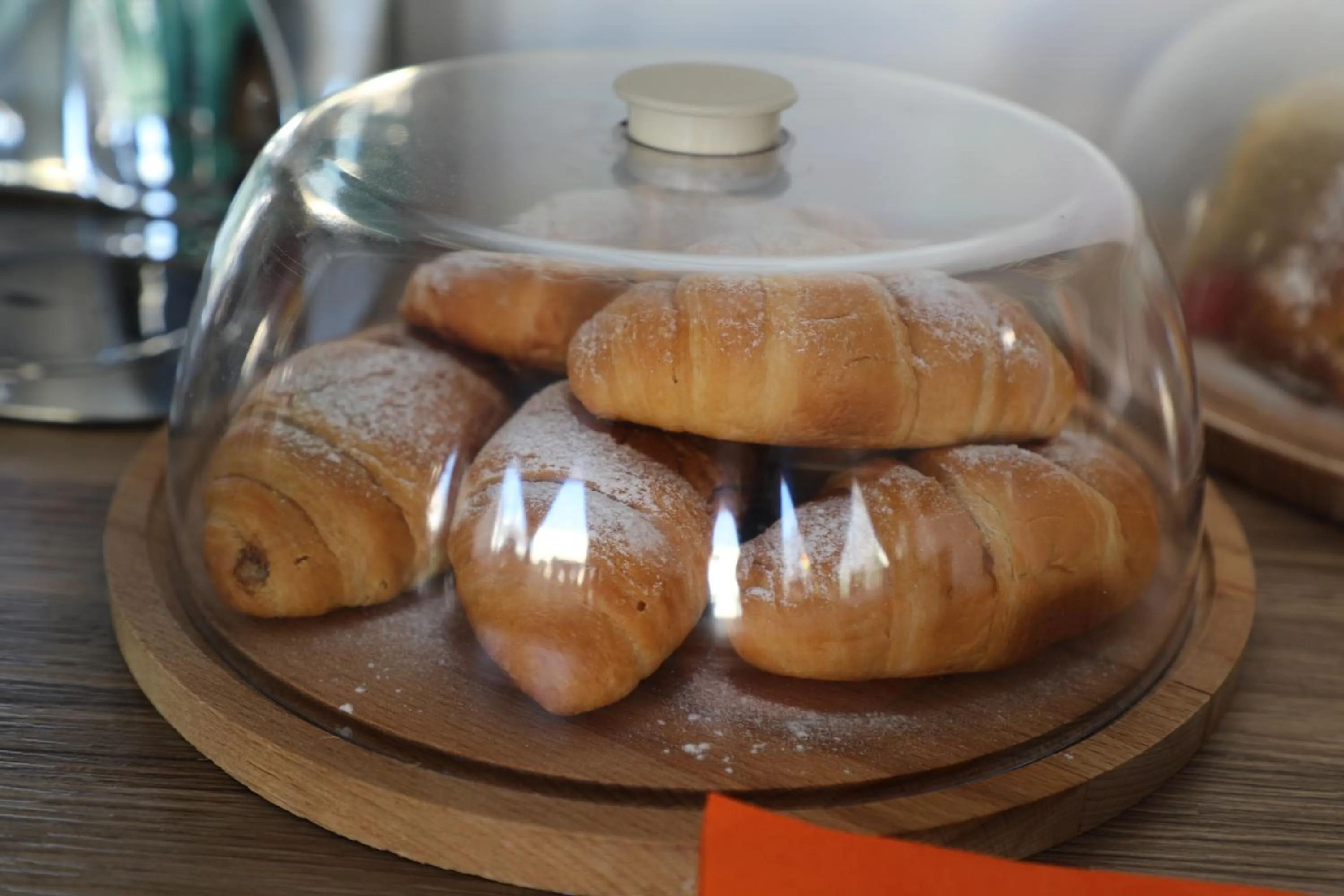 Food and drinks in Oskar Hotel