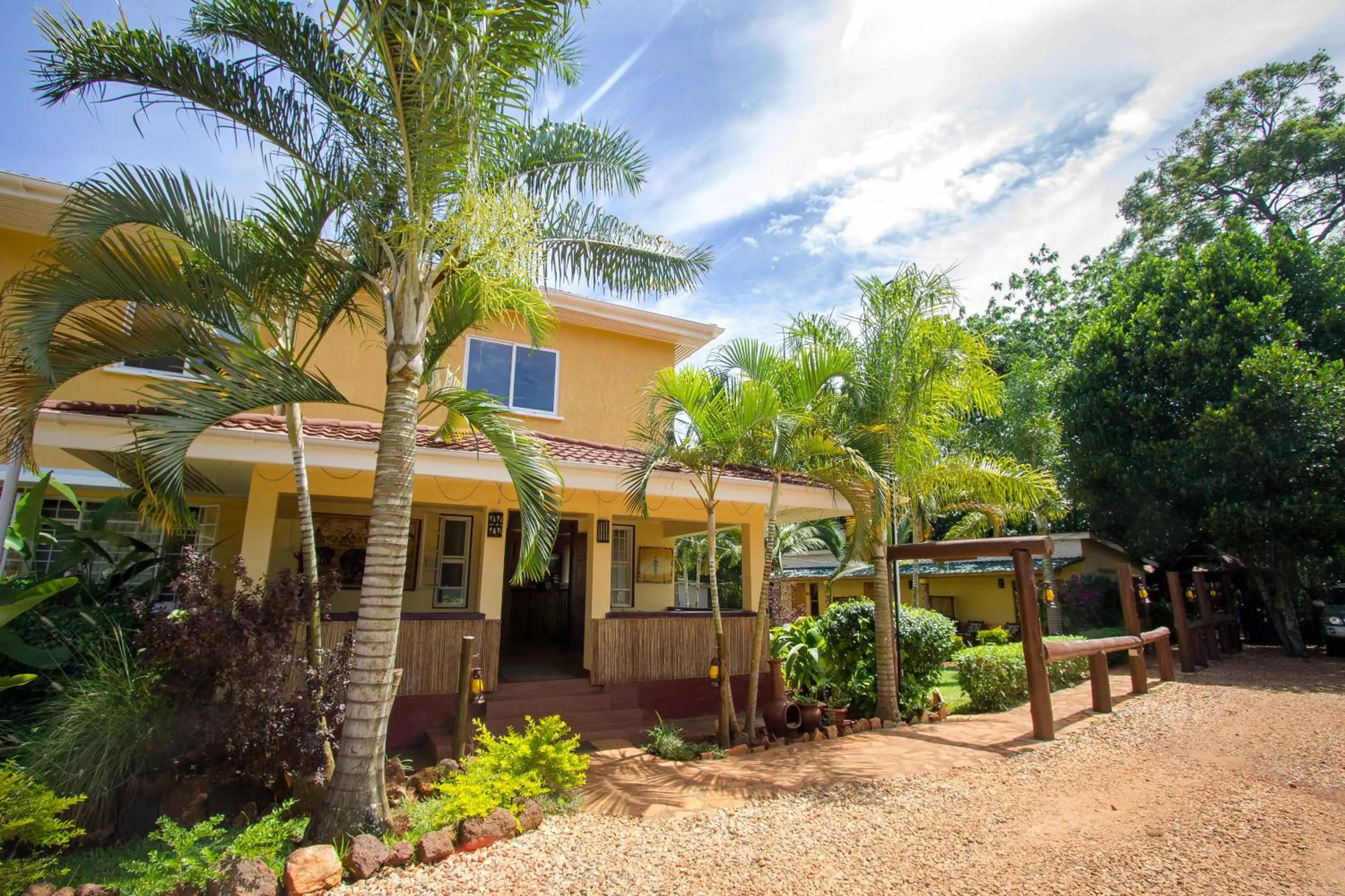 Facade/entrance in 2 Friends Guest House