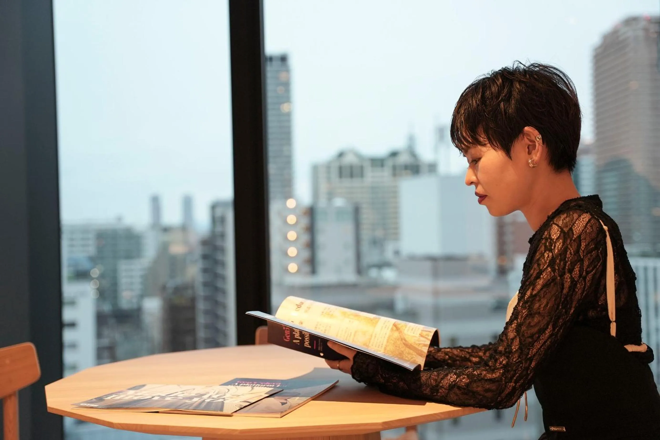 Seating area in CINQS Hotel